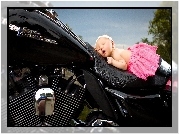 Śpiąca, Dziewczynka, Motor, Harley-Davidson