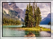 Wyspa Ducha, Wyspa Spirit Island, Jezioro Maligne, Park Narodowy Jasper, Kanada, Góry, Drzewa
