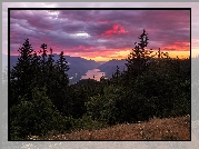 Góry, Columbia River Gorge, Drzewa, Góry Kaskadowe, Rzeka Kolumbia, Chmury, Zachód słońca, Stan Waszyngton, Stany Zjednoczone