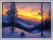 Zima, Drzewa, Wzgórza, Mgła, Śnieg, Niebo, Zachód słońca, Góry