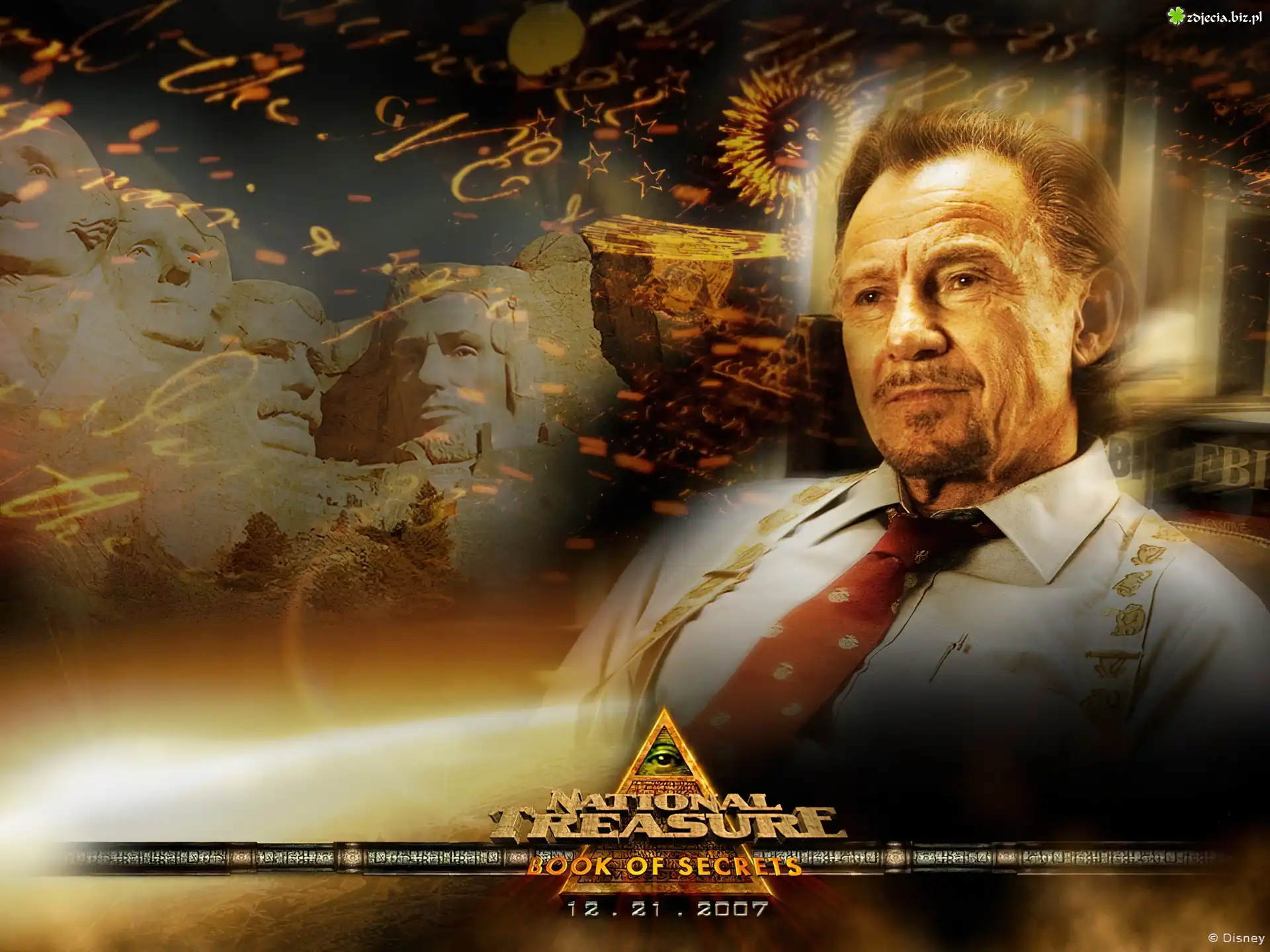 National Treasure 2 - The Book Of Secrets, Harvey Keitel, siedzi, posÄ…gi