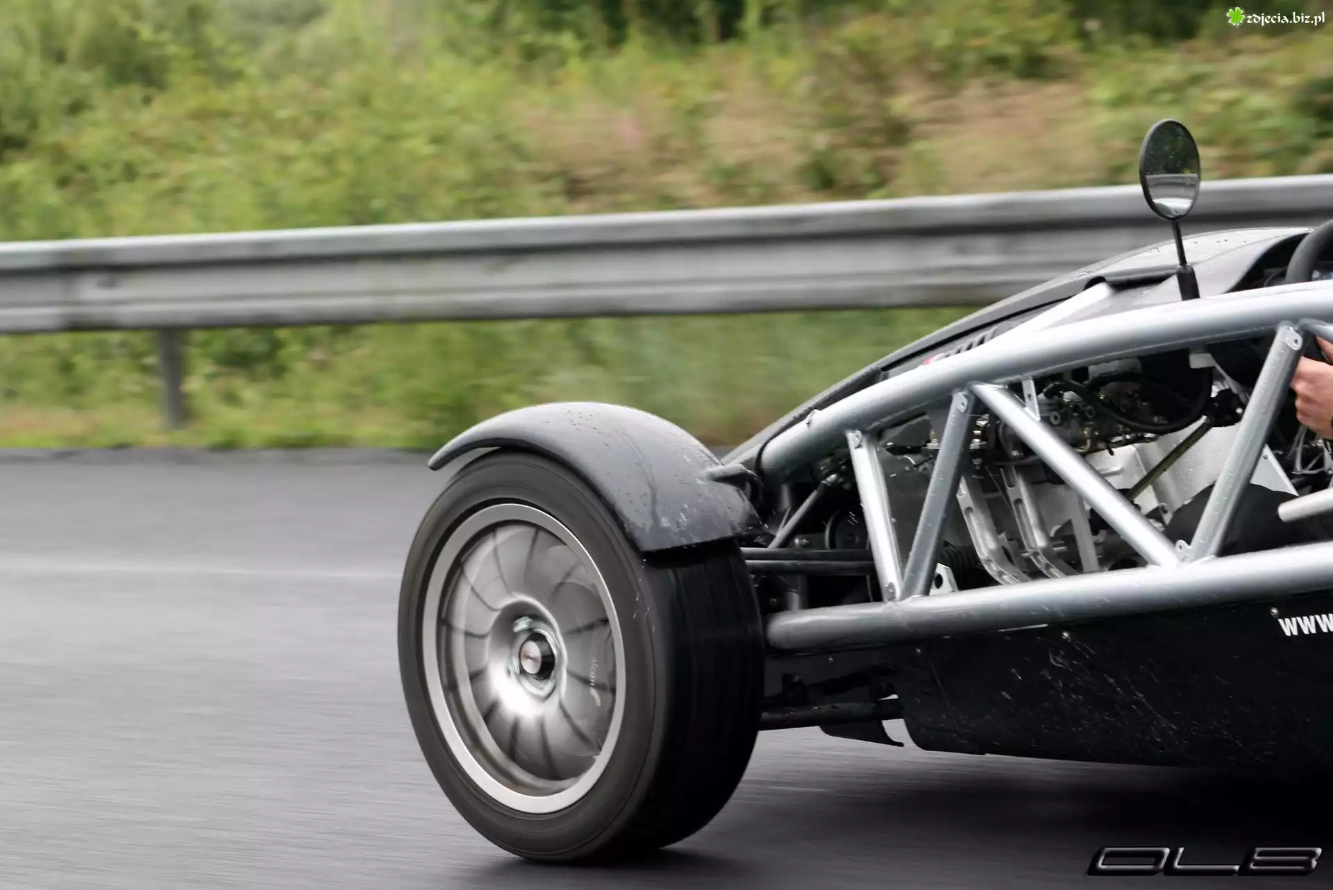 Ariel Atom, Przednie, Koło, Rama