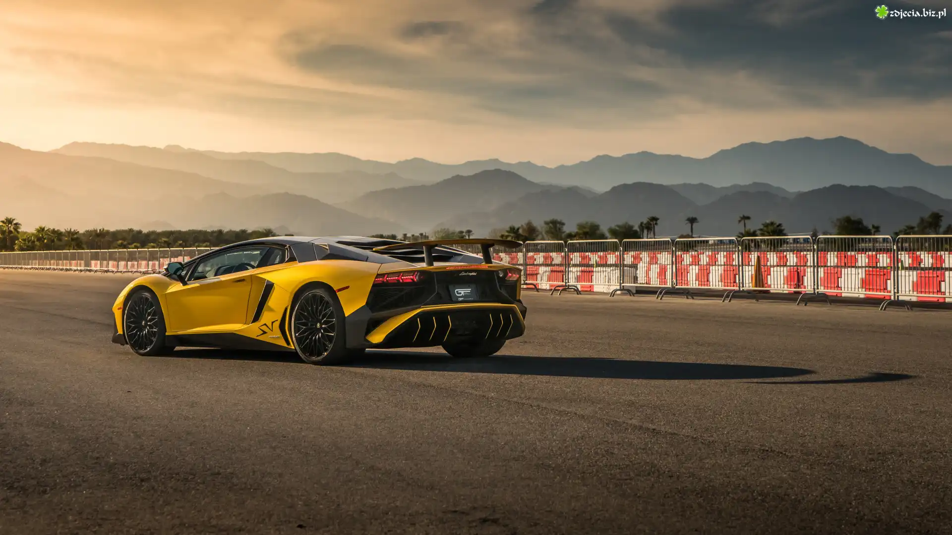 Żółte, Lamborghini Aventador SVJ