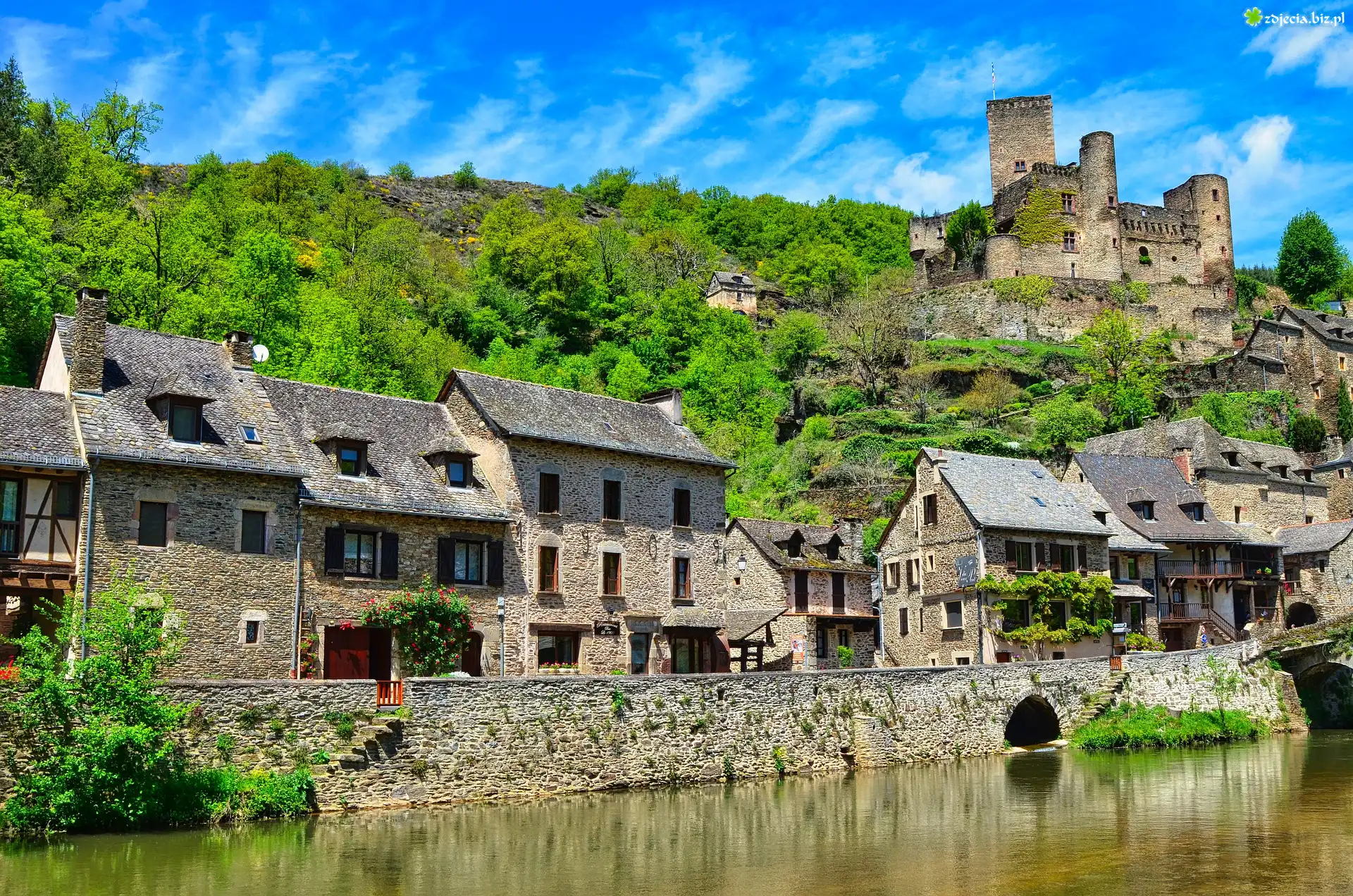 Francja, Belcastel, Rzeka Aveyton, Domy, Zamek Belcastel