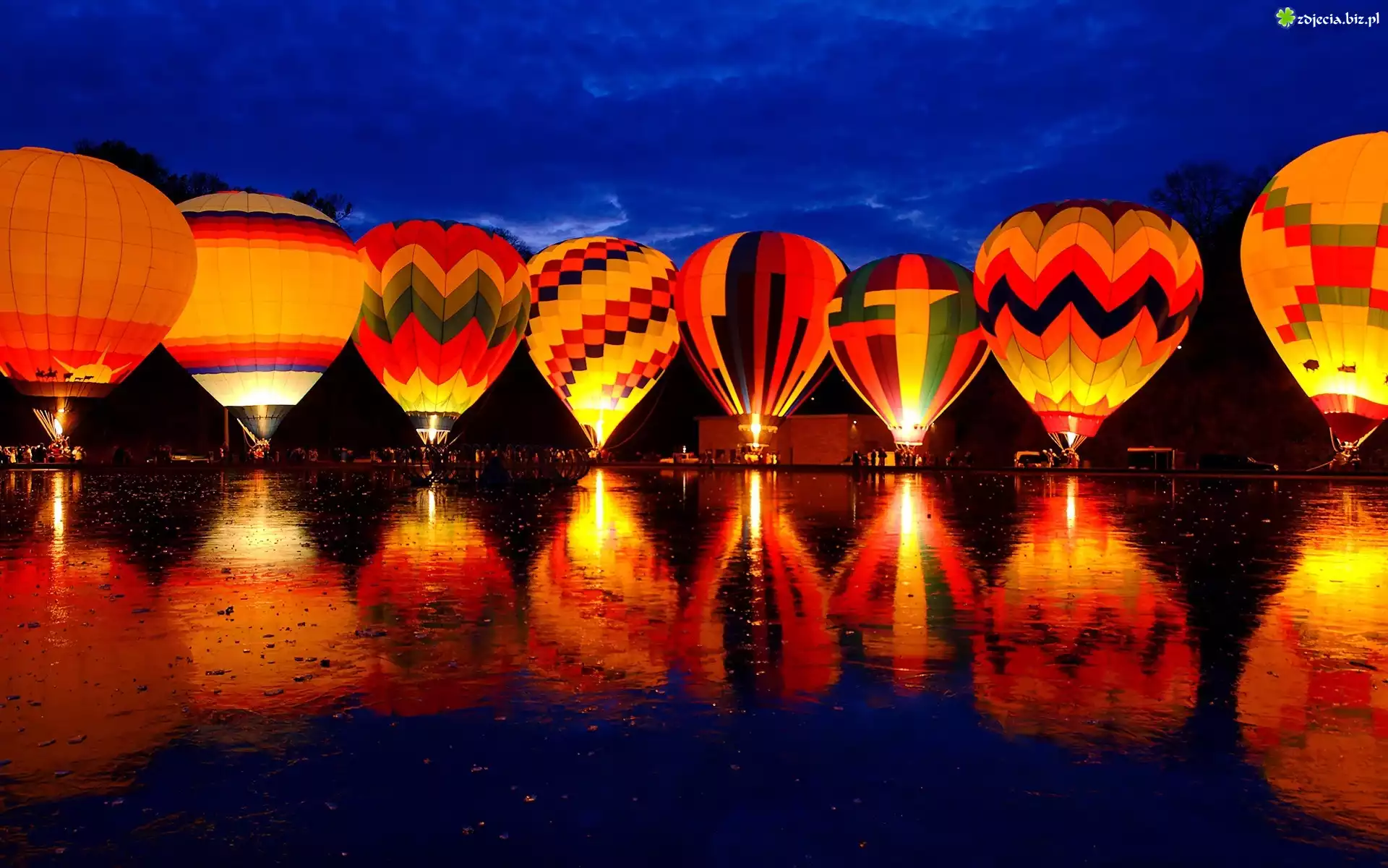 balony, odbicie, woda, światło