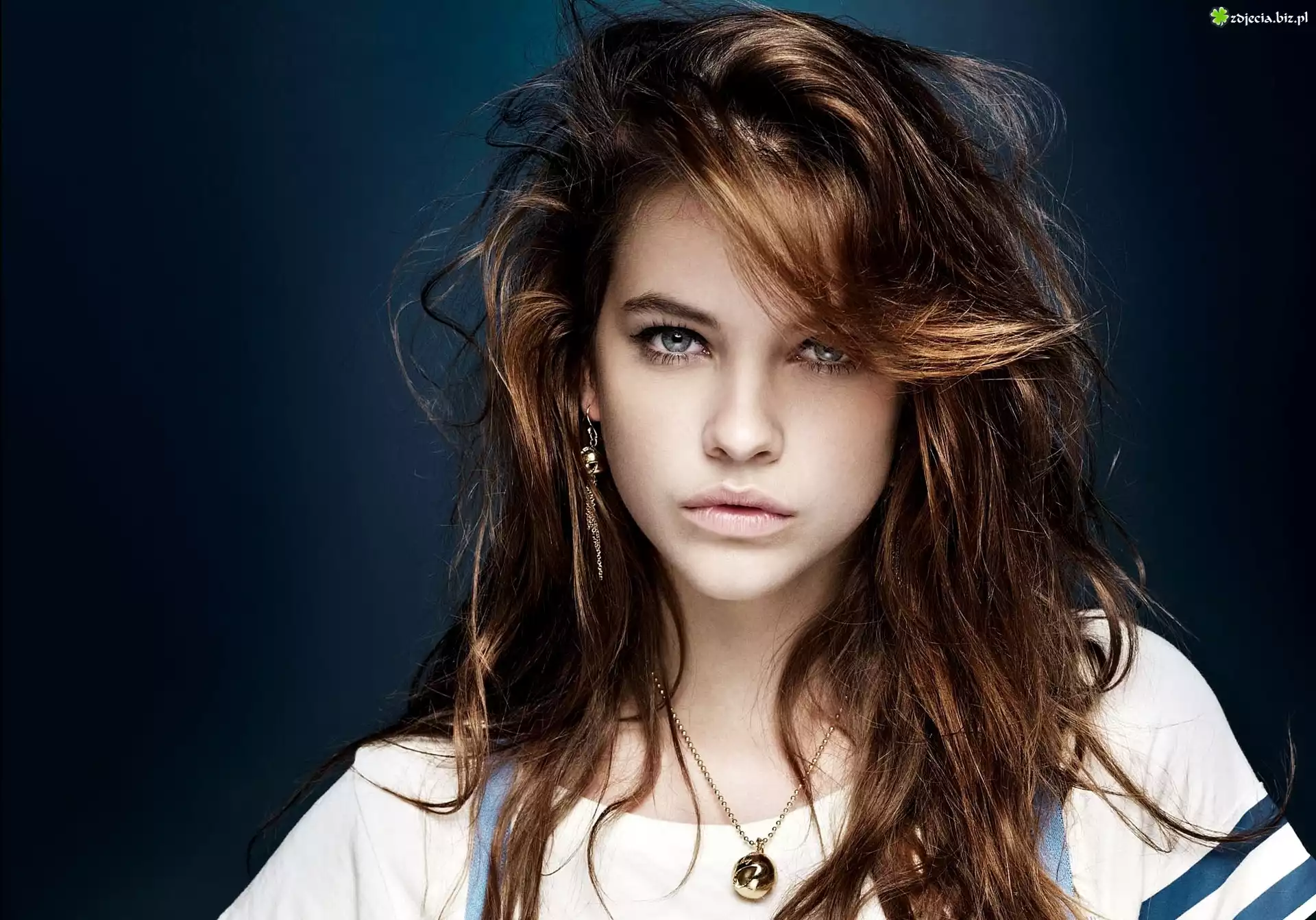 Barbara Palvin, Modelka, Brązowe, Włosy, Kolczyki