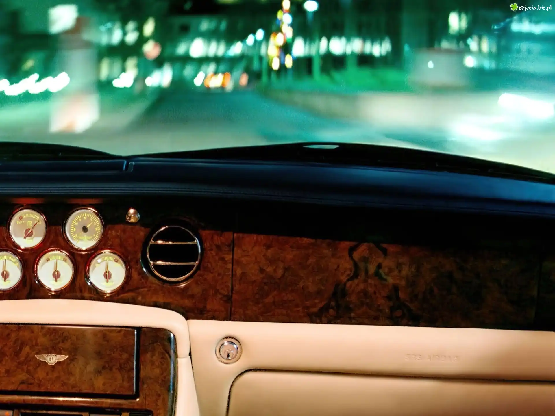 Bentley Arnage, Deska, Rozdzielcza