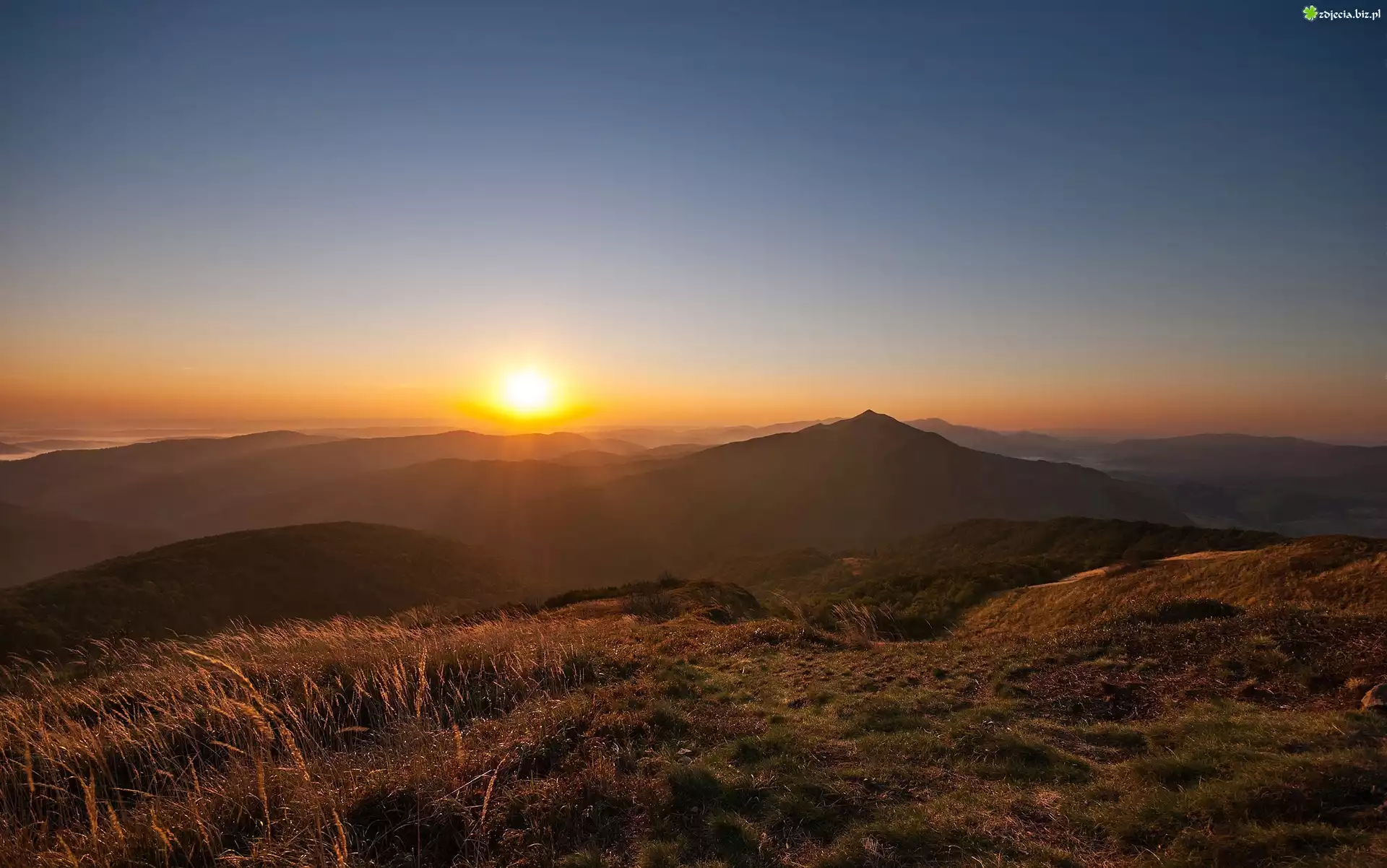 Polska, Bieszczady, Połonina Wetlińska, Góry, Zachód słońca