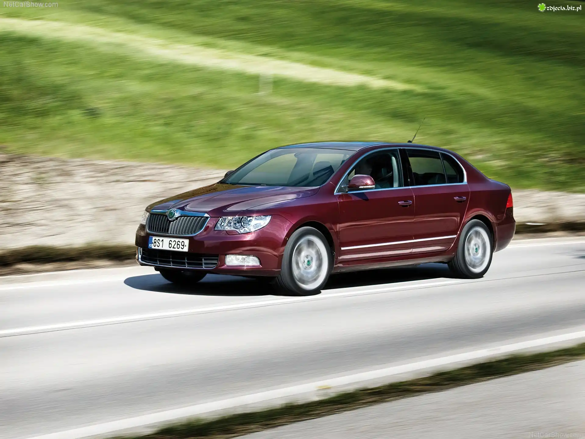 Bordowy, Metalik, Skoda Superb, Droga