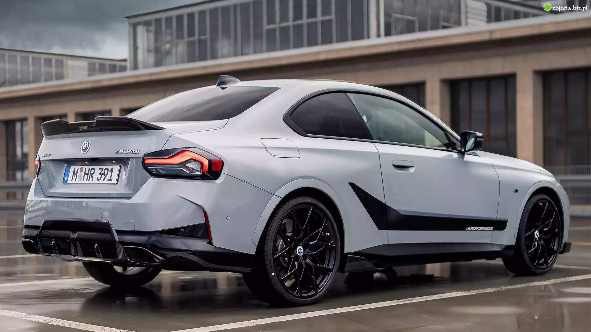 Białe, BMW M240i Coupe
