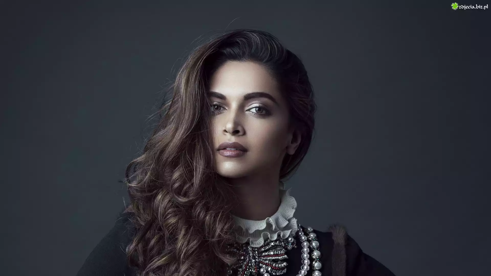Deepika Padukone, Twarz, Spojrzenie