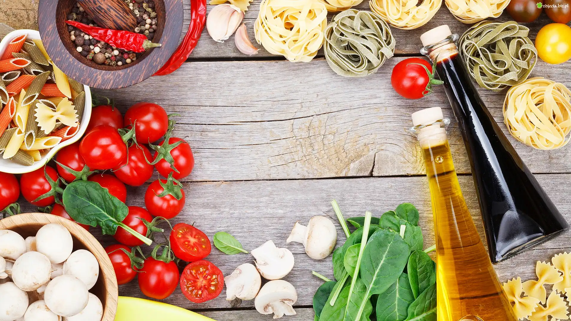 Makarony, Warzywa, Pomidory, Pieczarki, Szpinak, Oliwa, Składniki, Spaghetti, Deski