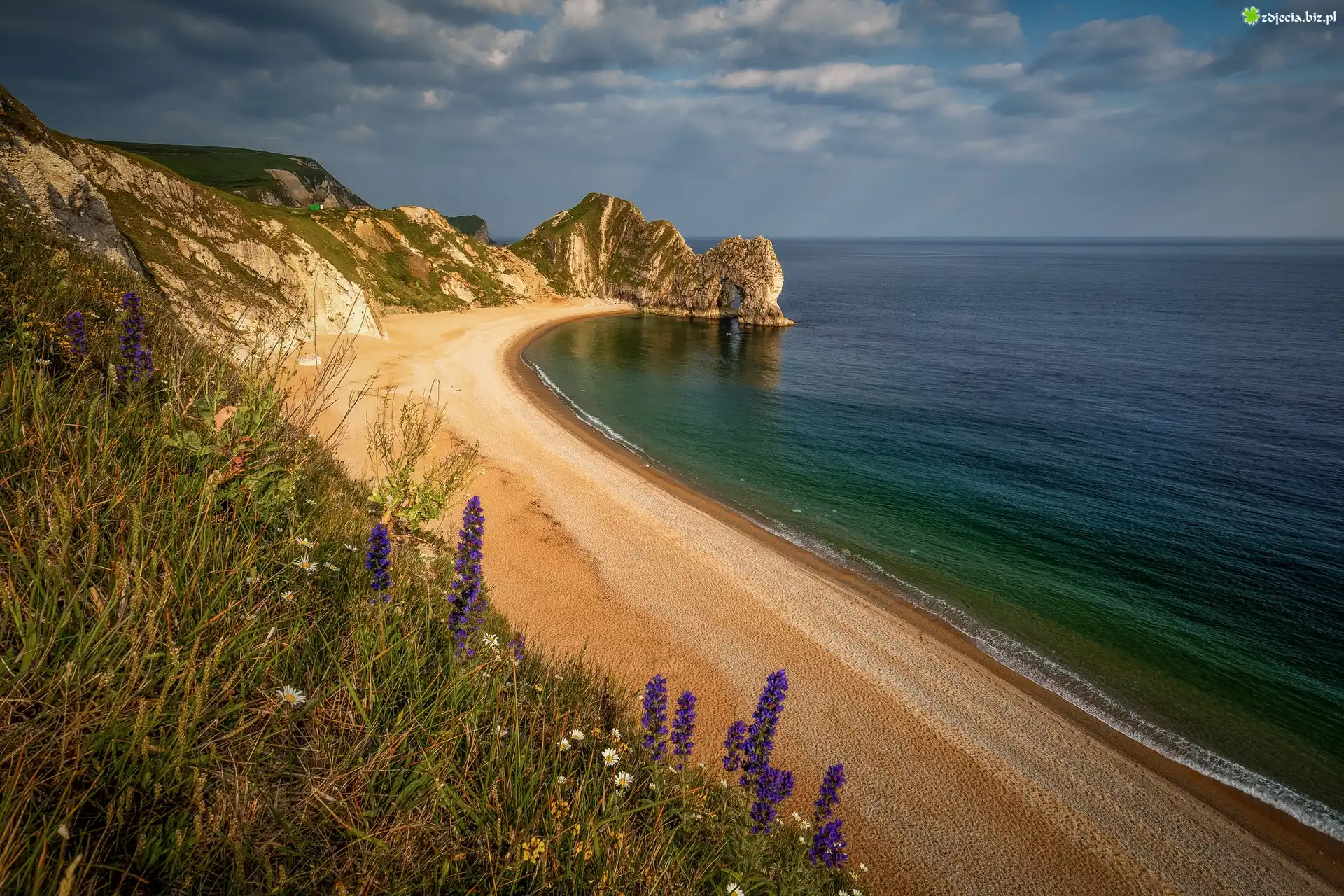 Wybrzeże Jurajskie, Łuk wapienny Durdle Door, Skały, Morze, Plaża, Hrabstwo Dorse, Anglia