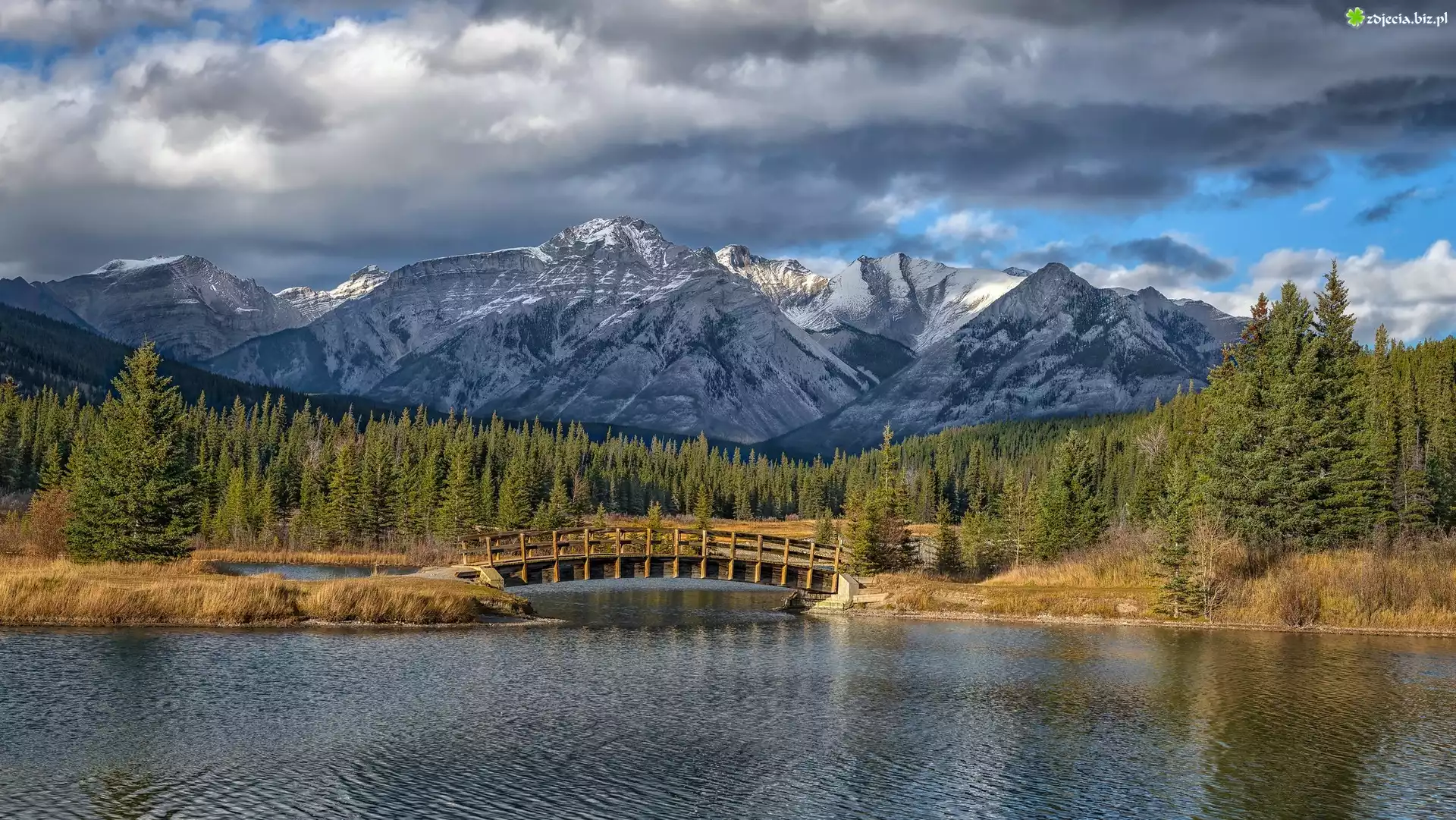 Góry, Jezioro, Herbert Lake, Most, Drzewa, Park Narodowy Banff, Prowincja Alberta, Kanada