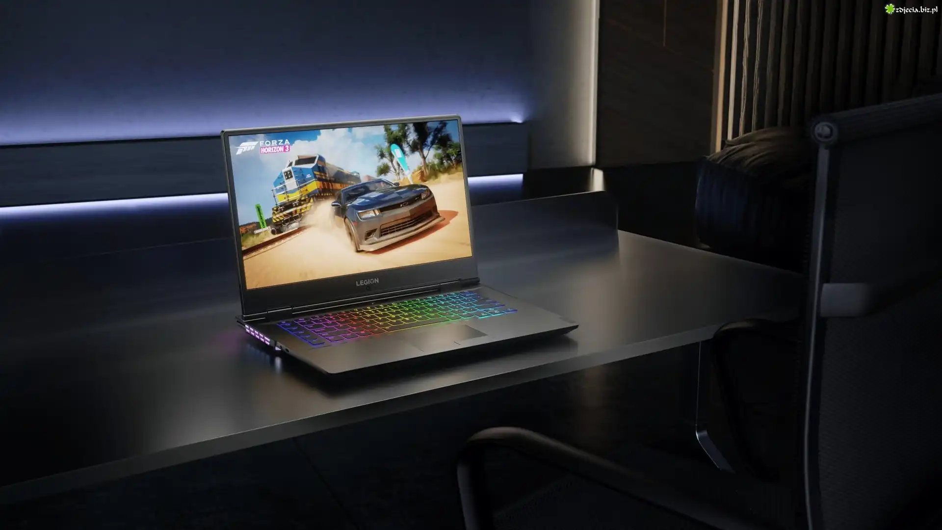 Laptop, Ekran, Gra Forza Horizon 3, Stolik