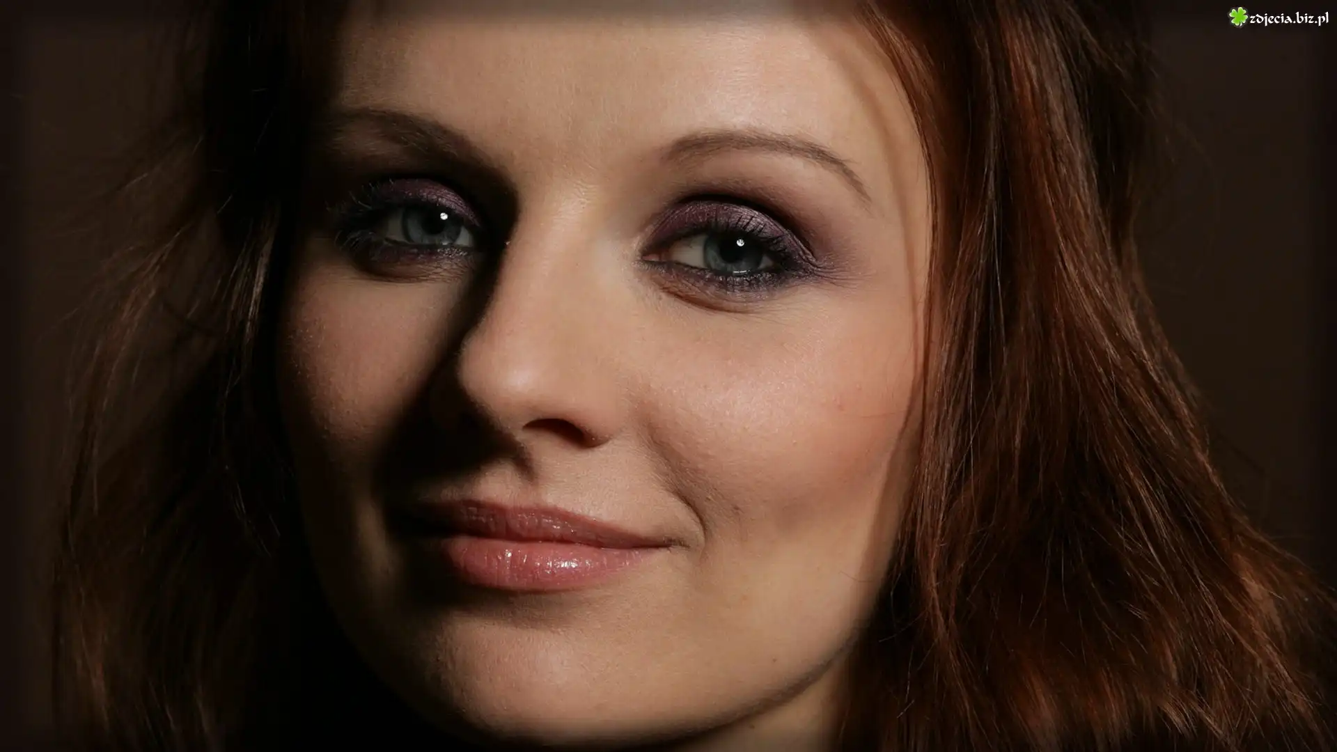 Ewelina Flinta, Twarz, Makijaż