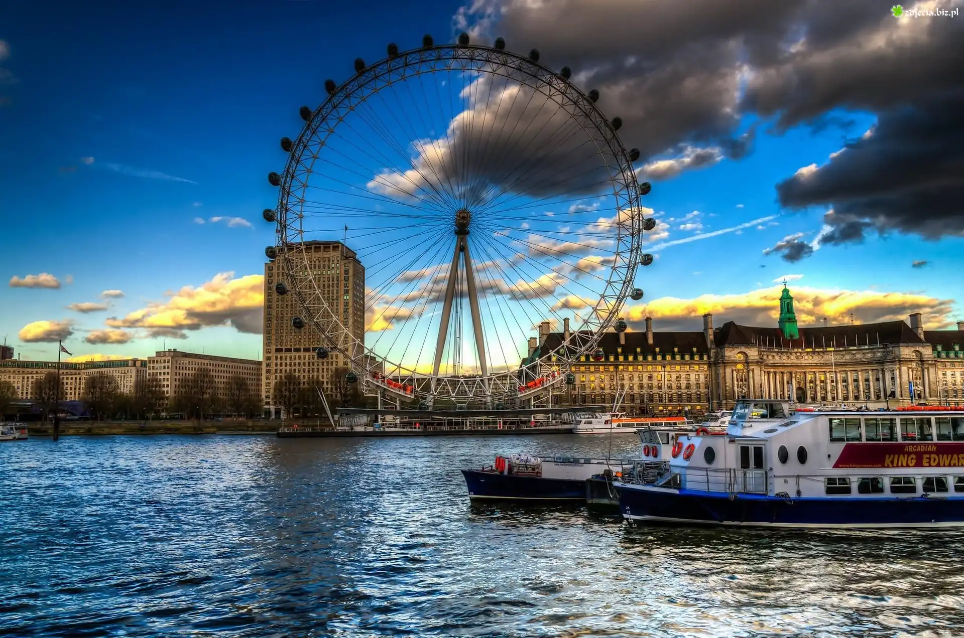 London Eye, Tamiza, Statki, Chmury, Londyn, Anglia