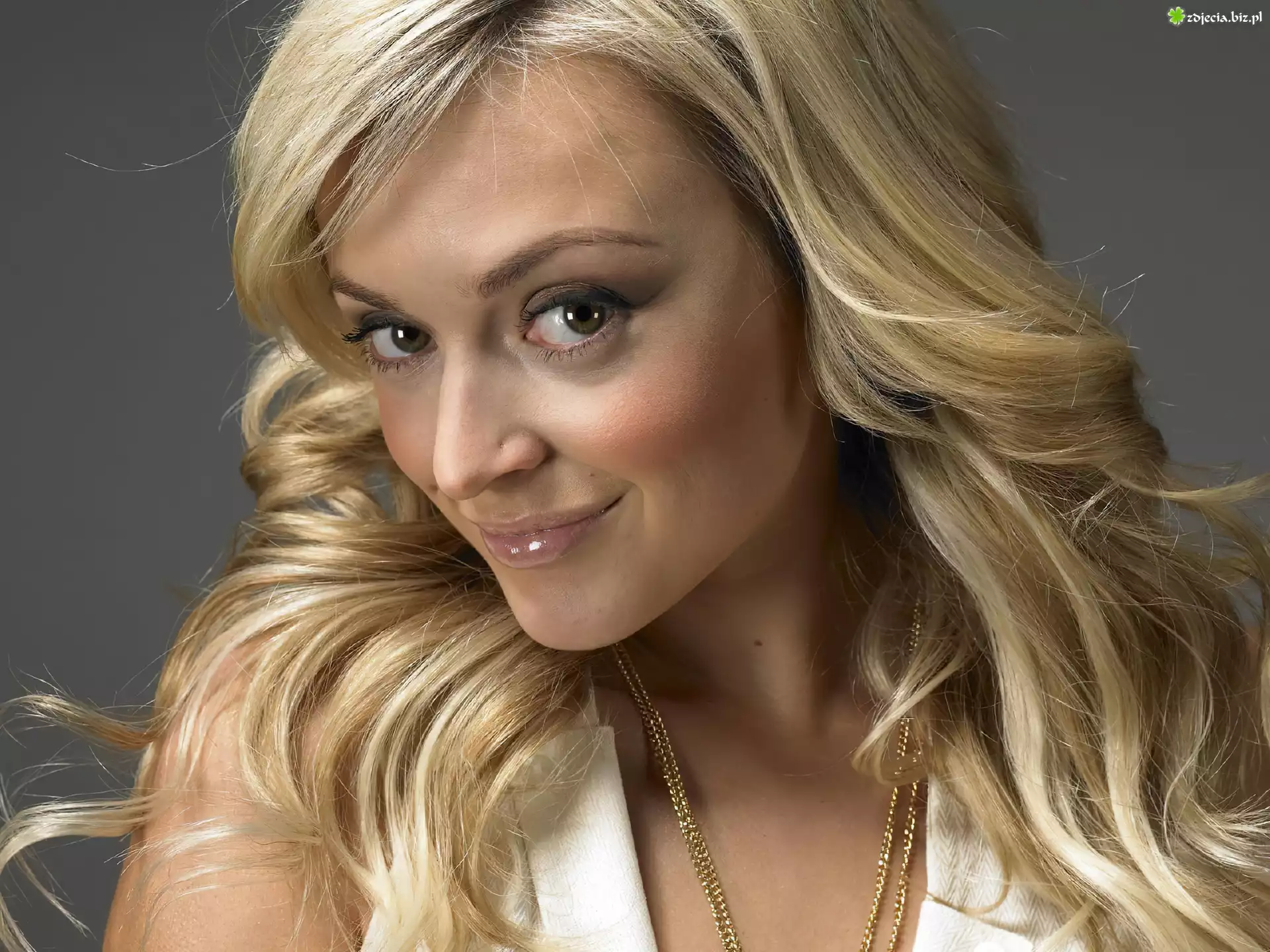 Fearne Cotton, Twarz, Naszyjnik