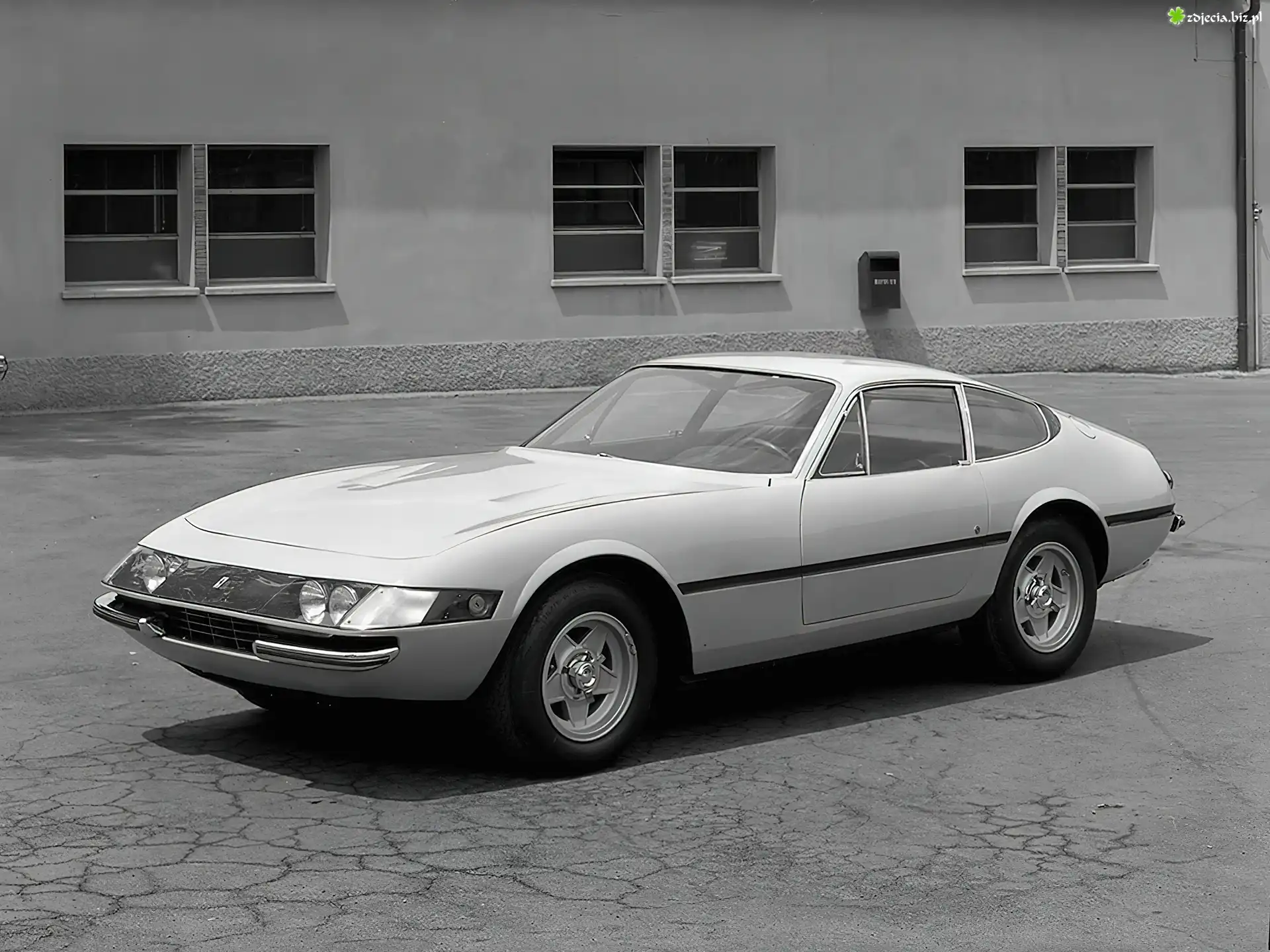 Białe, Ferrari Daytona