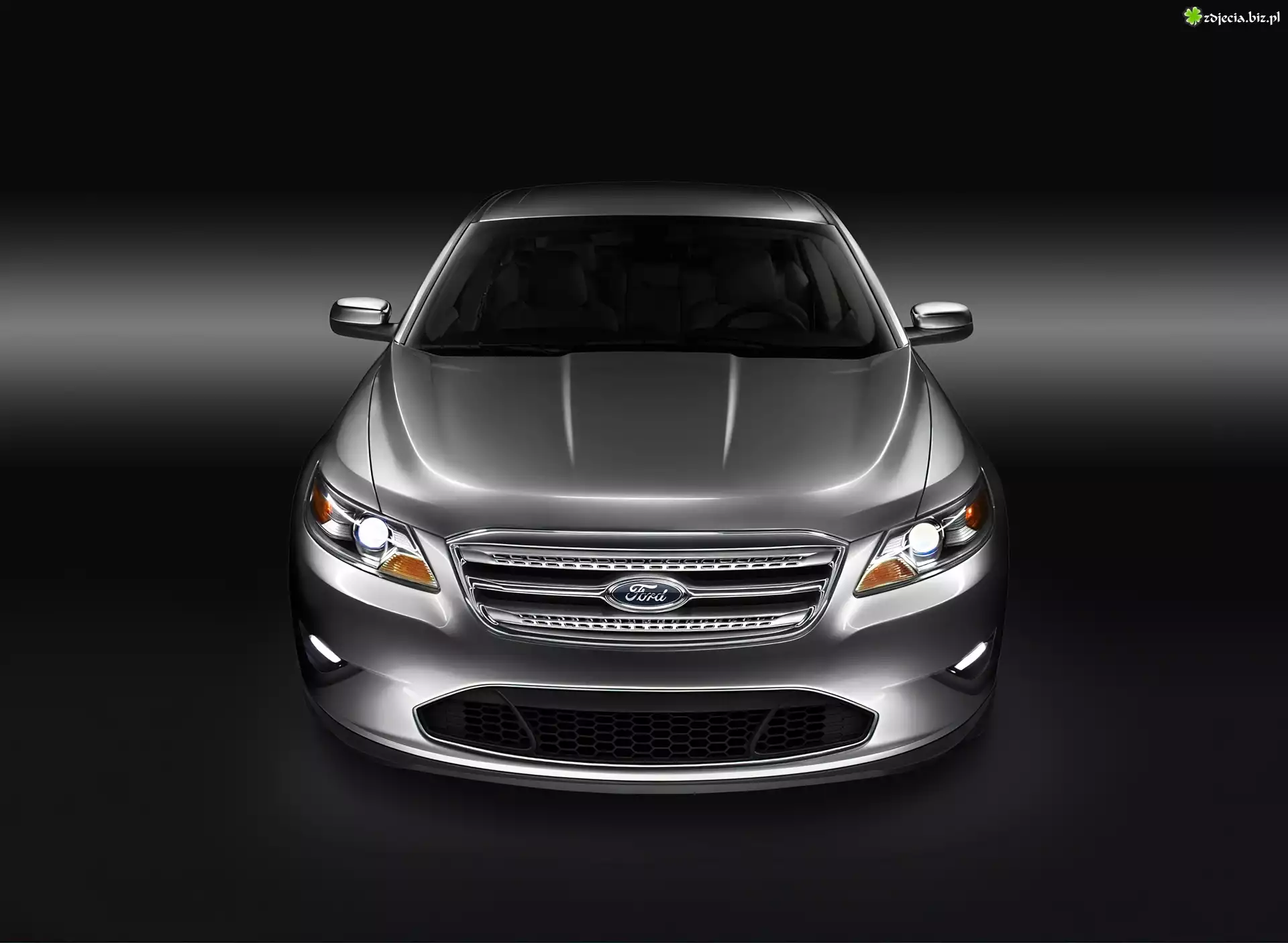 Ford Taurus, Maska, Reflektory
