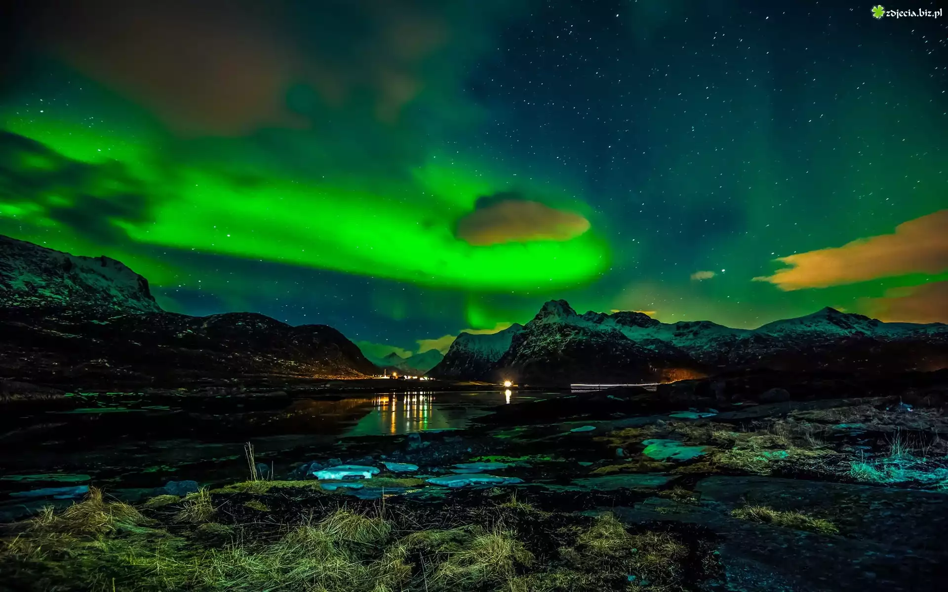 Góry, Morze, Zorza polarna, Lofoty, Norwegia