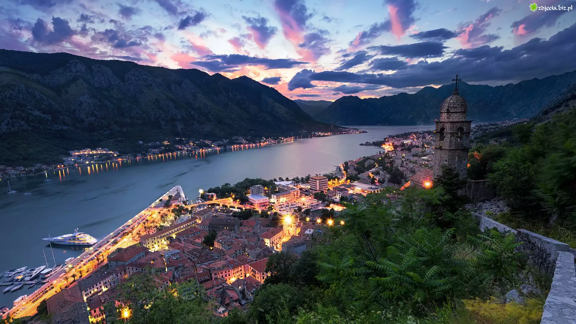 Góry, Stare Miasto, Kotor, Domy, Światła, Zatoka Kotorska, Czarnogóra