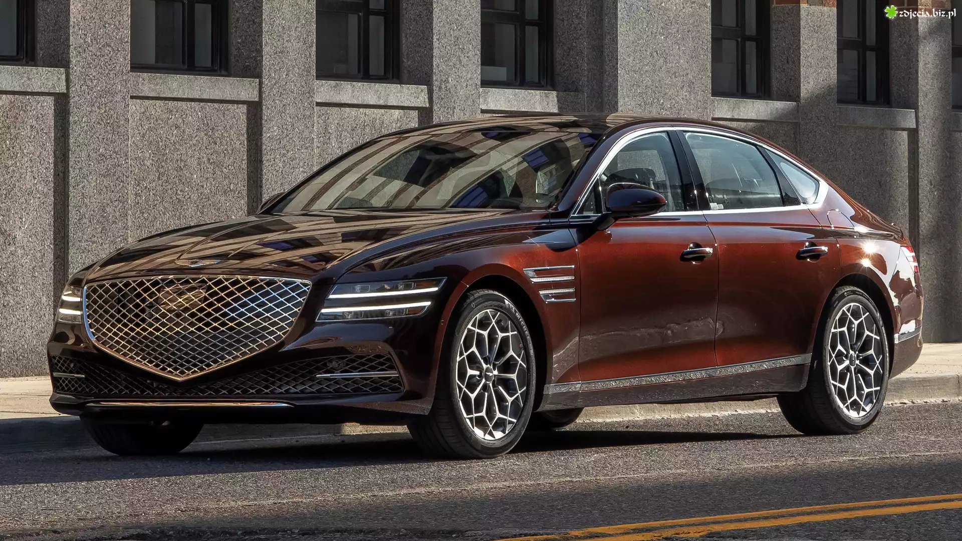 Hyundai Genesis G80, Ulica