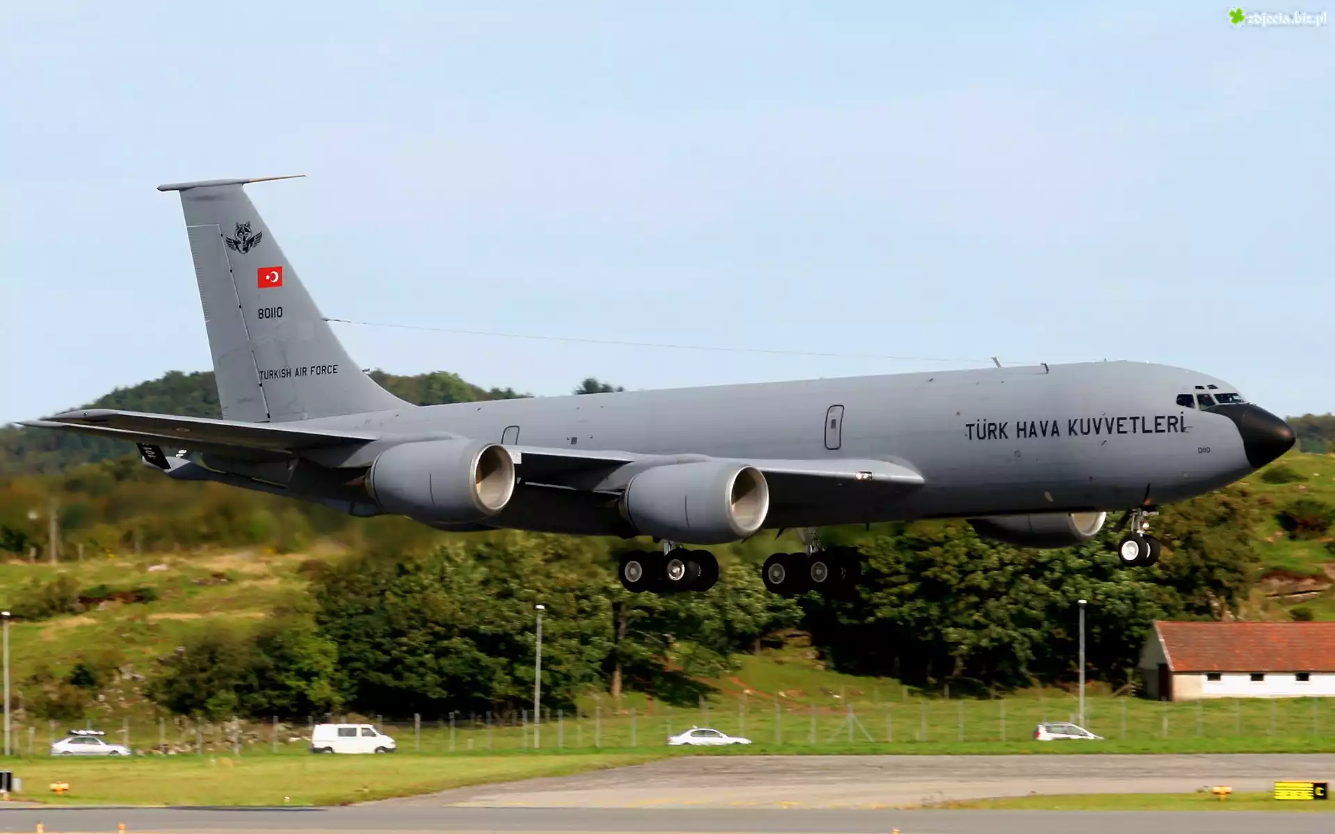 KC-135 Stratotanker, LÄ…dowanie