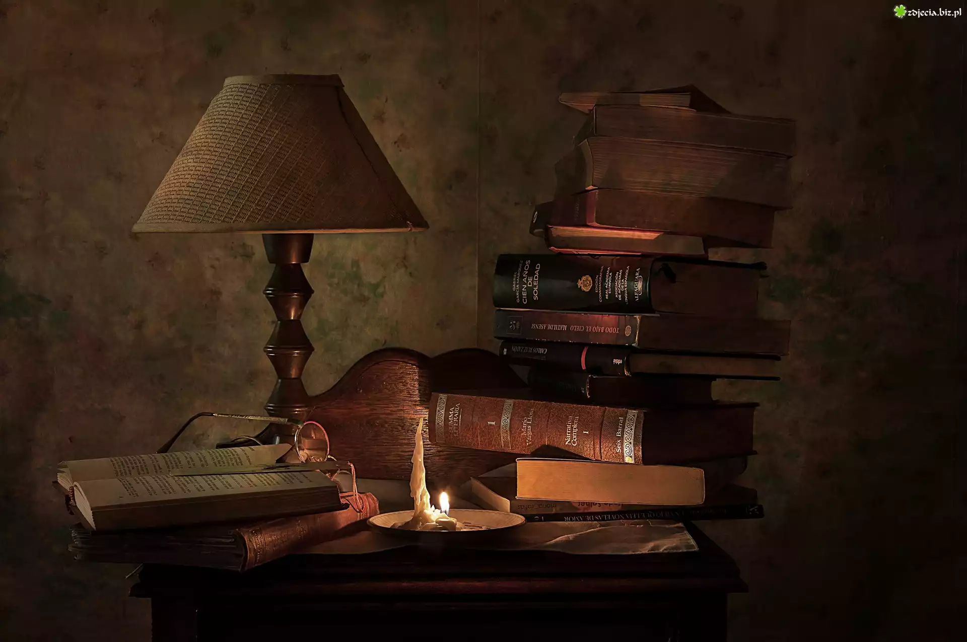 Książki, Sterta, Lampa, Świeczka, Okulary