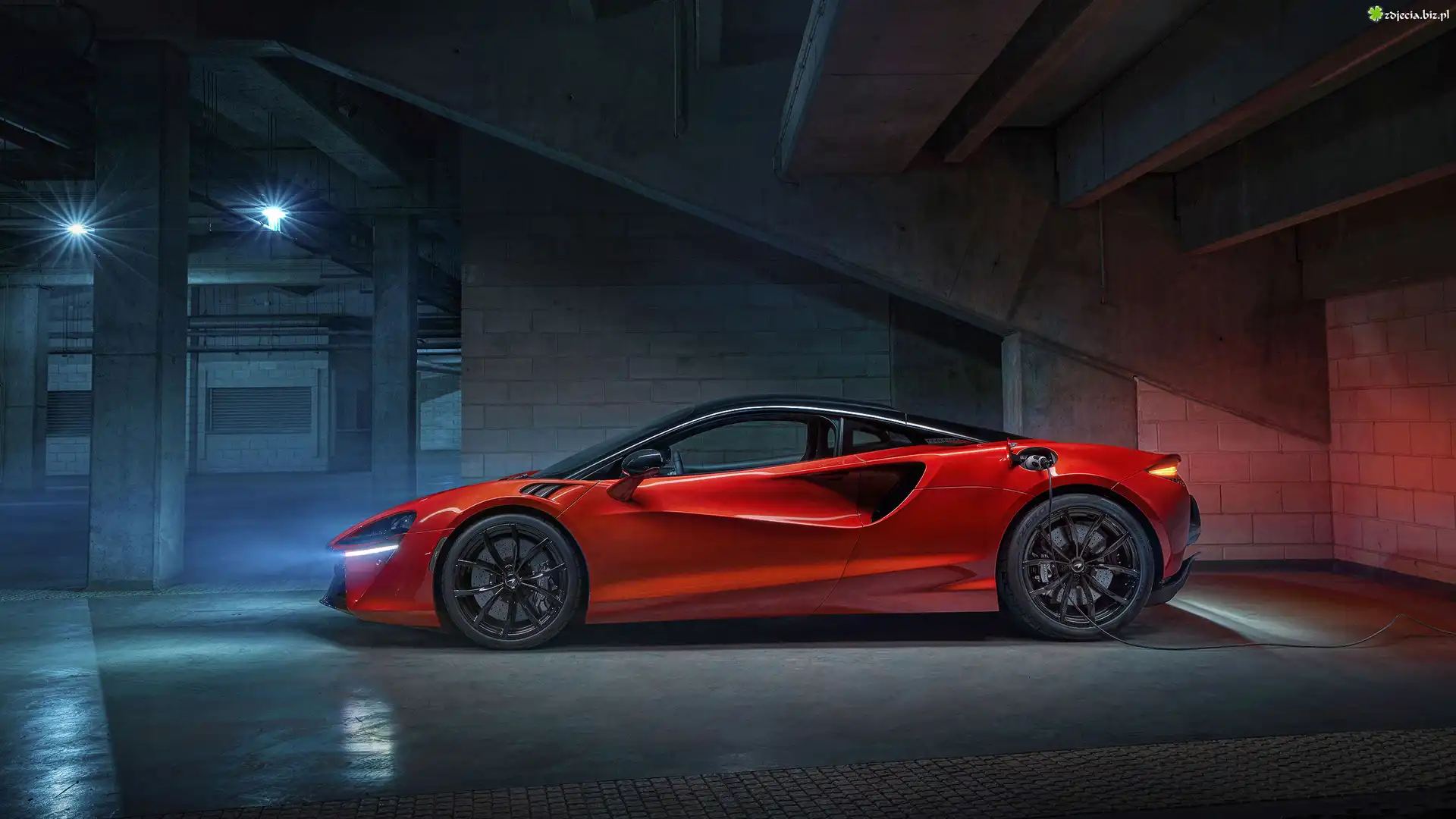 McLaren Artura, Hybrid plug-in