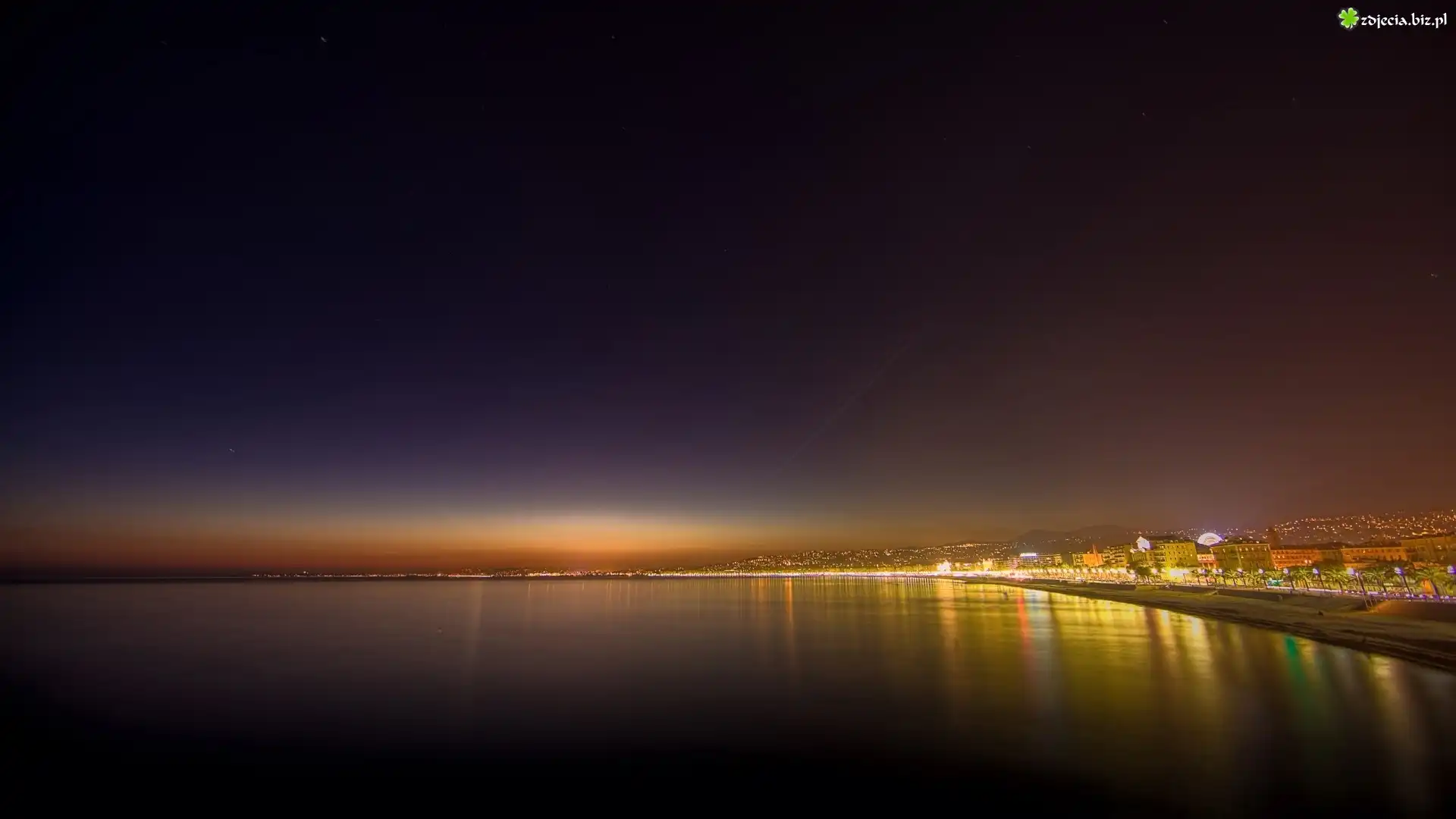 Miasto Nocą, Morze, Wybrzeże