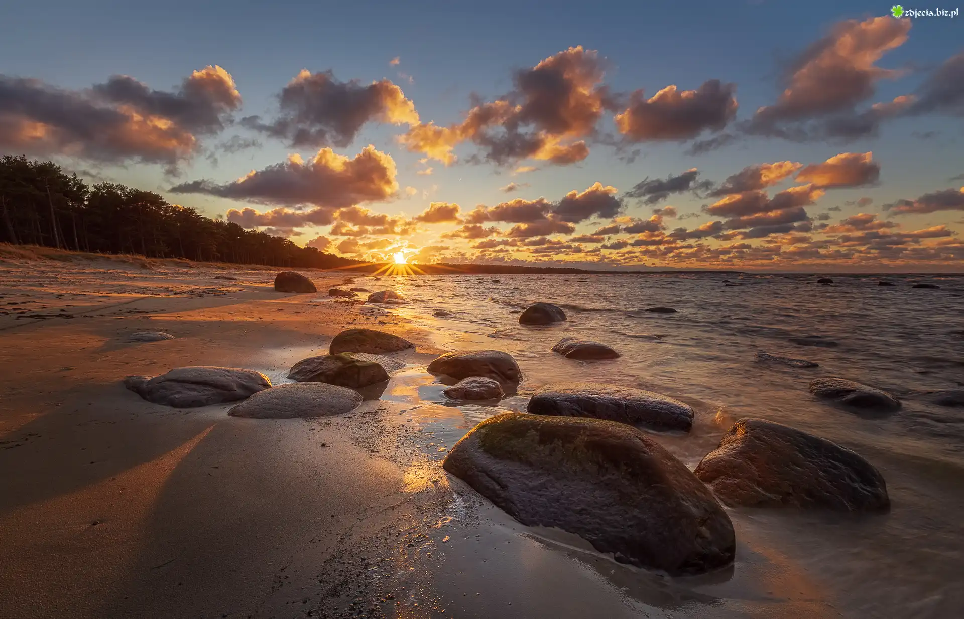 Morze, Kamienie, Plaża, Wschód słońca