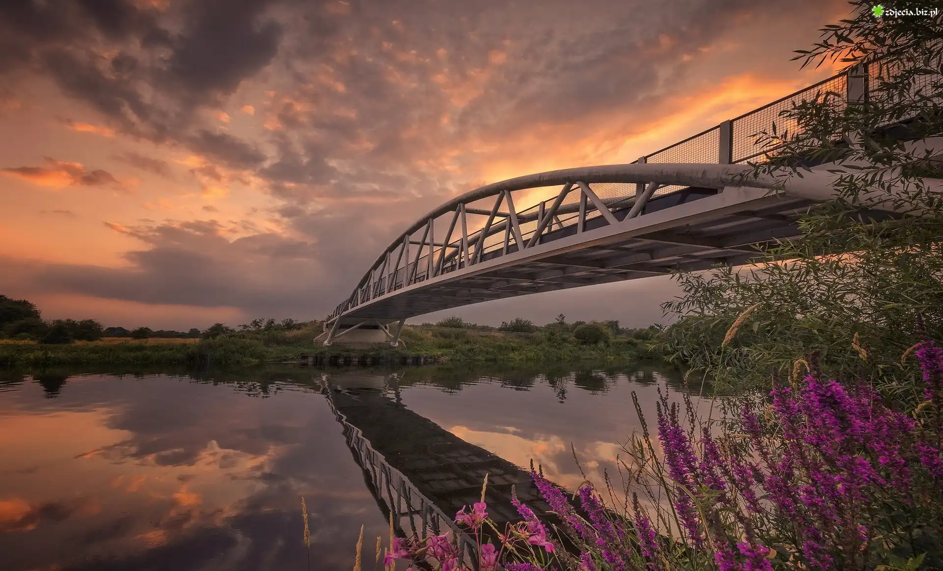 Anglia, Derwent Mouth, Rzeka Trent, Most Long Horse Bridge, Zachód słońca, Chmury