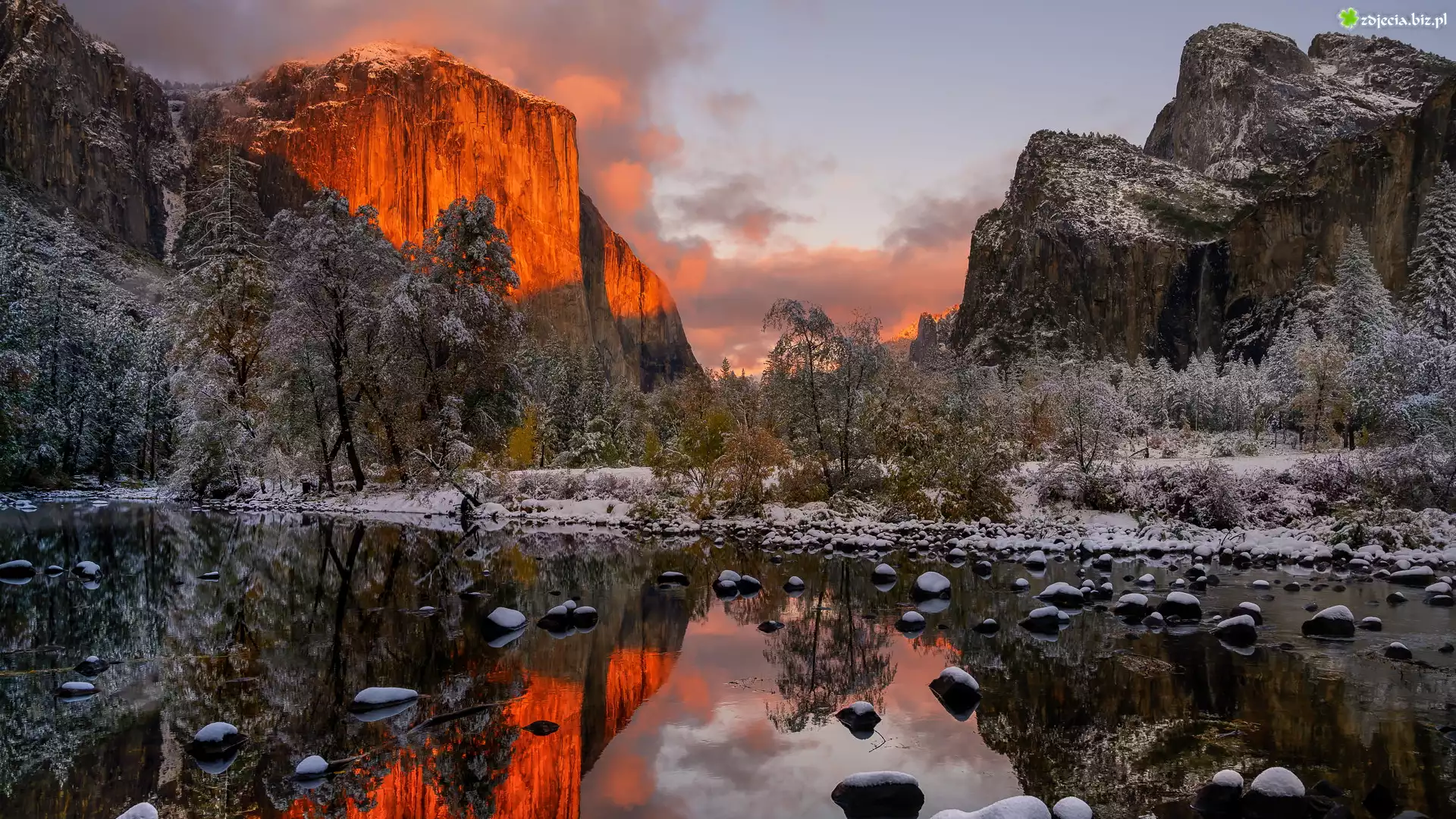 Park Narodowy Yosemite, Góry, Rozświetlony, Szczyt El Capitan, Dolina Yosemite Valley, Drzewa, Rzeka, Merced River, Śnieg, Stan Kalifornia, Stany Zjednoczone