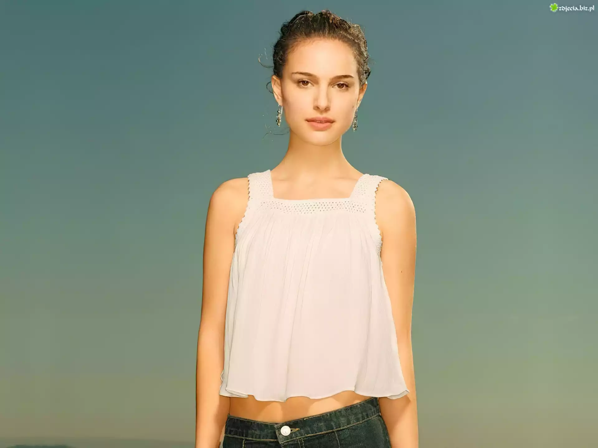 Natalie Portman, Biała Bluzka