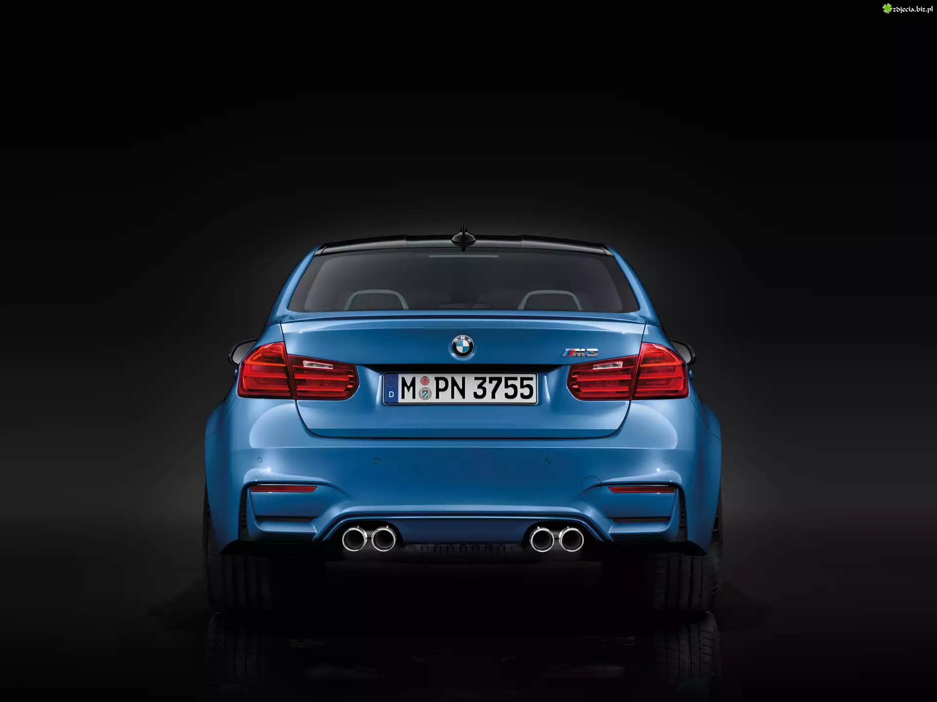 Niebieskie, BMW M3, tył, rury wydechowe