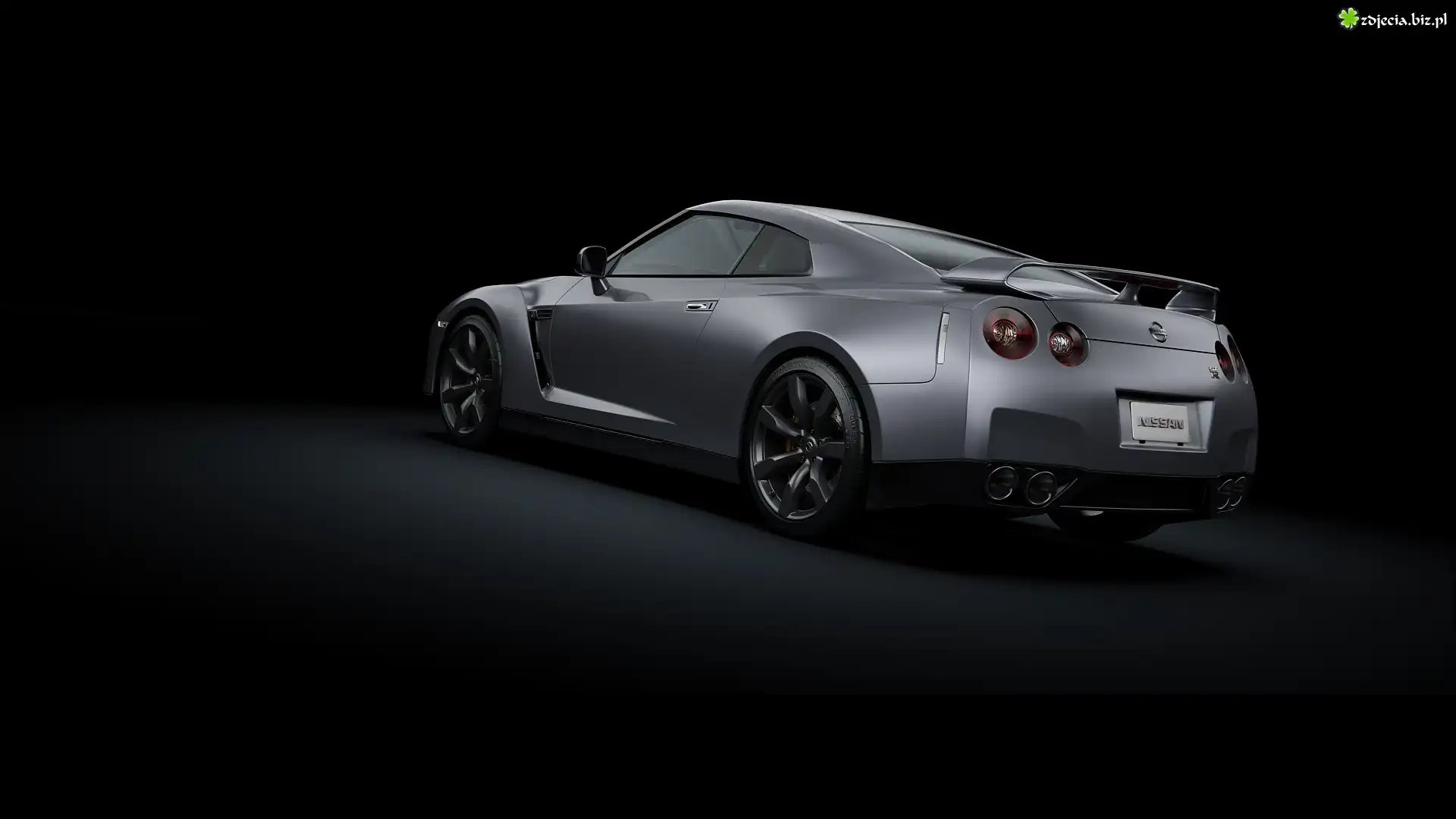 Nissan GTR R35, Szary