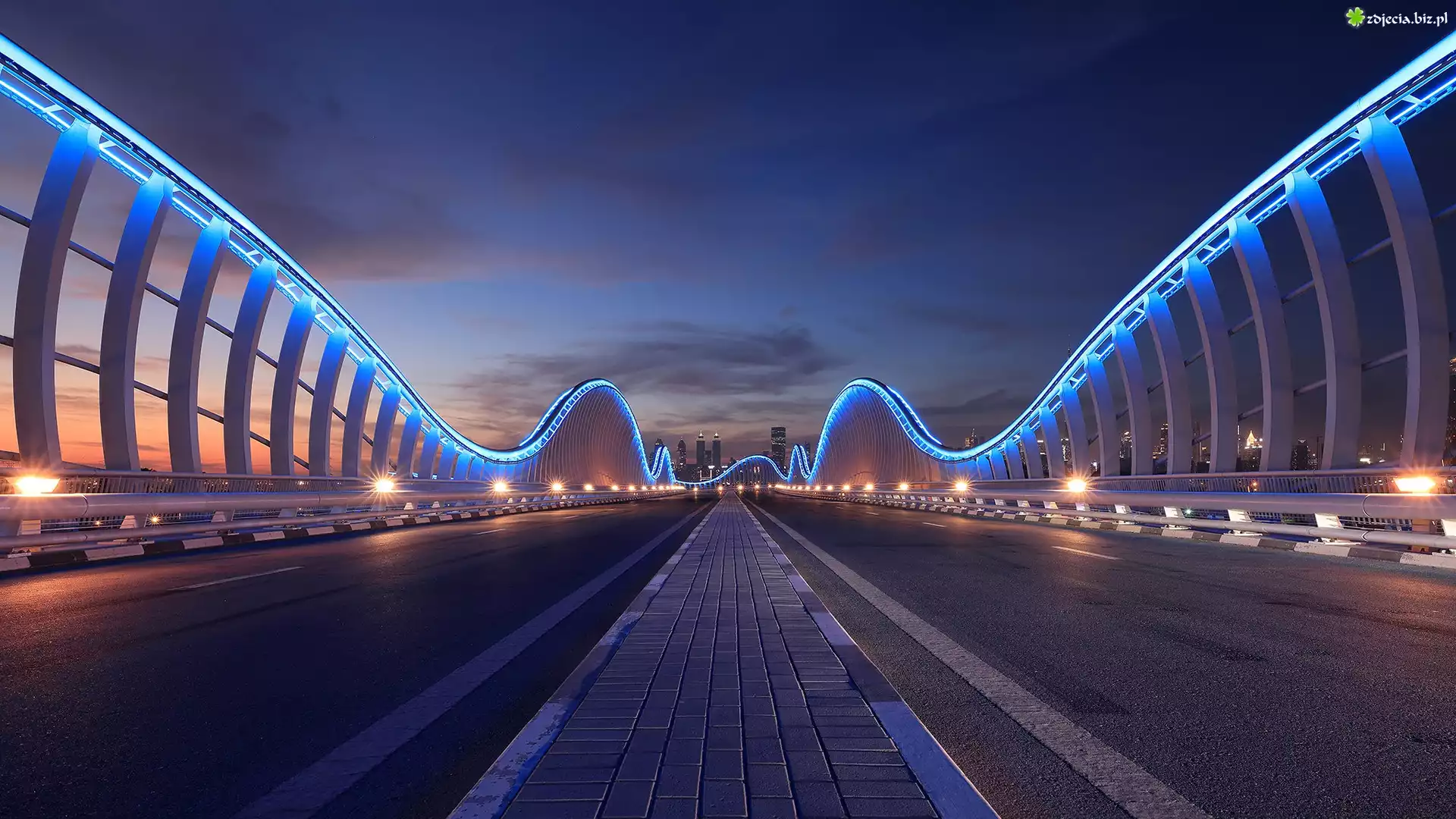 Zjednoczone Emiraty Arabskie, Dubaj, Most, Meydan Bridge, Droga, Miasto, Noc, Niebo, Chmury