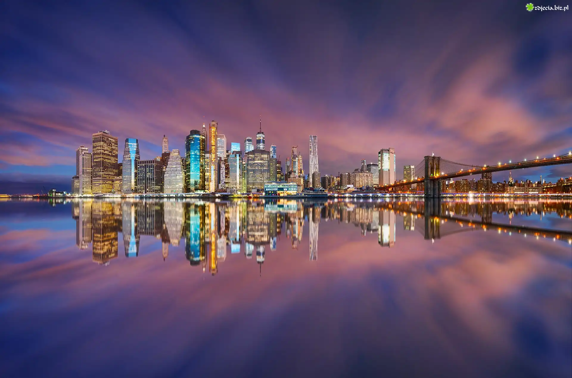 Nowy Jork, Wieżowce, Most Brookliński, Brooklyn Bridge, Rzeka, Cieśnina East River, Świt, Nowy Jork, Stany Zjednoczone