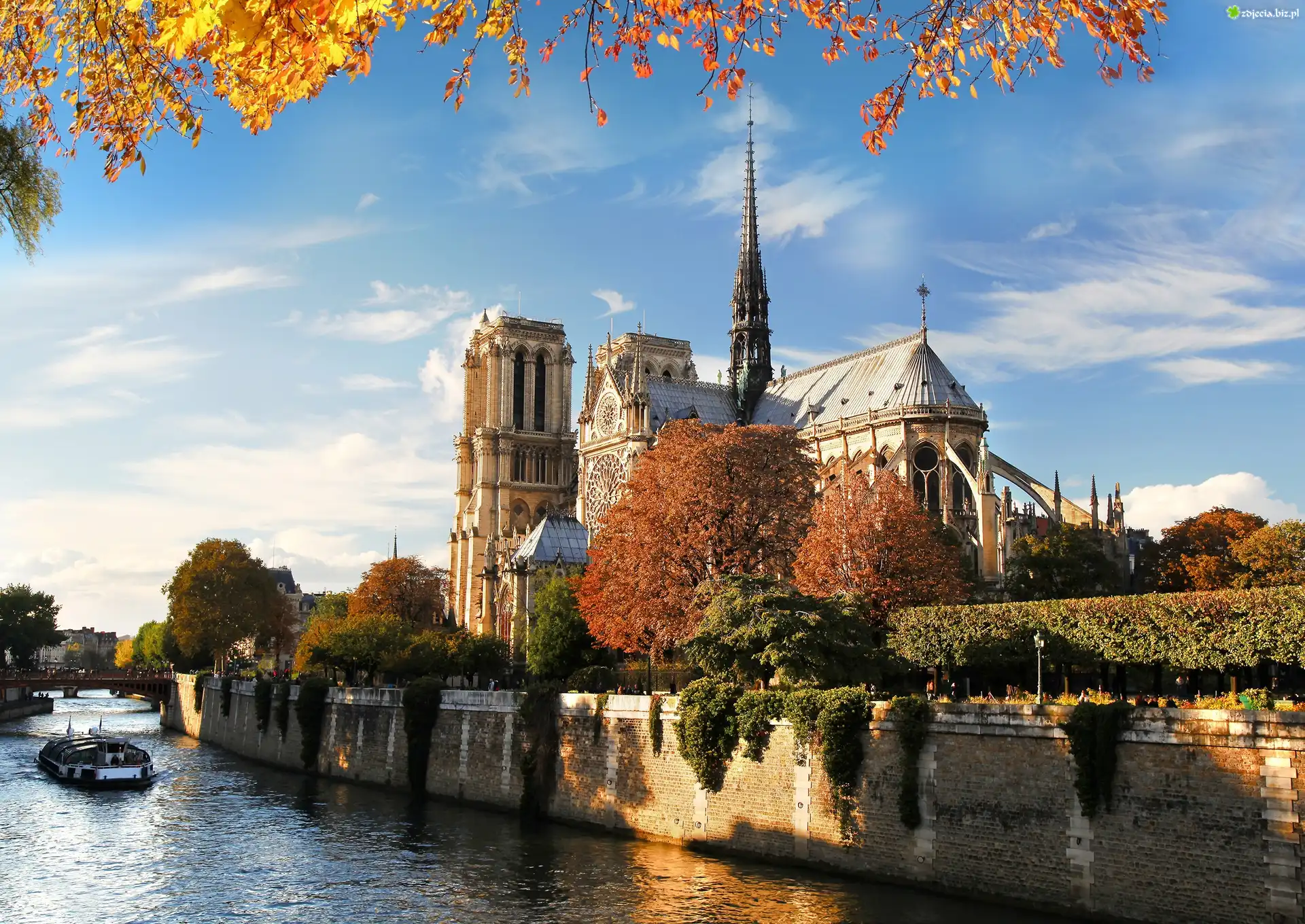 Świątynia, Paryż, Rzeka