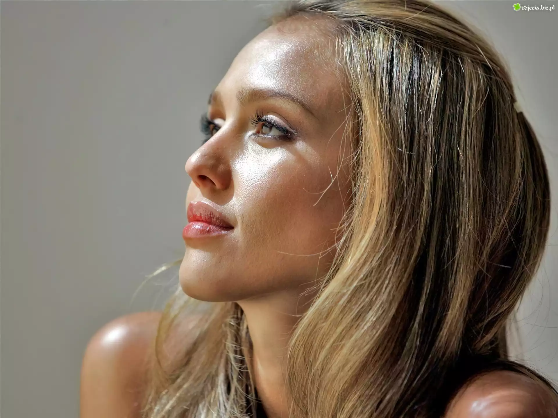 Promienna, Twarz, Jessica, Alba