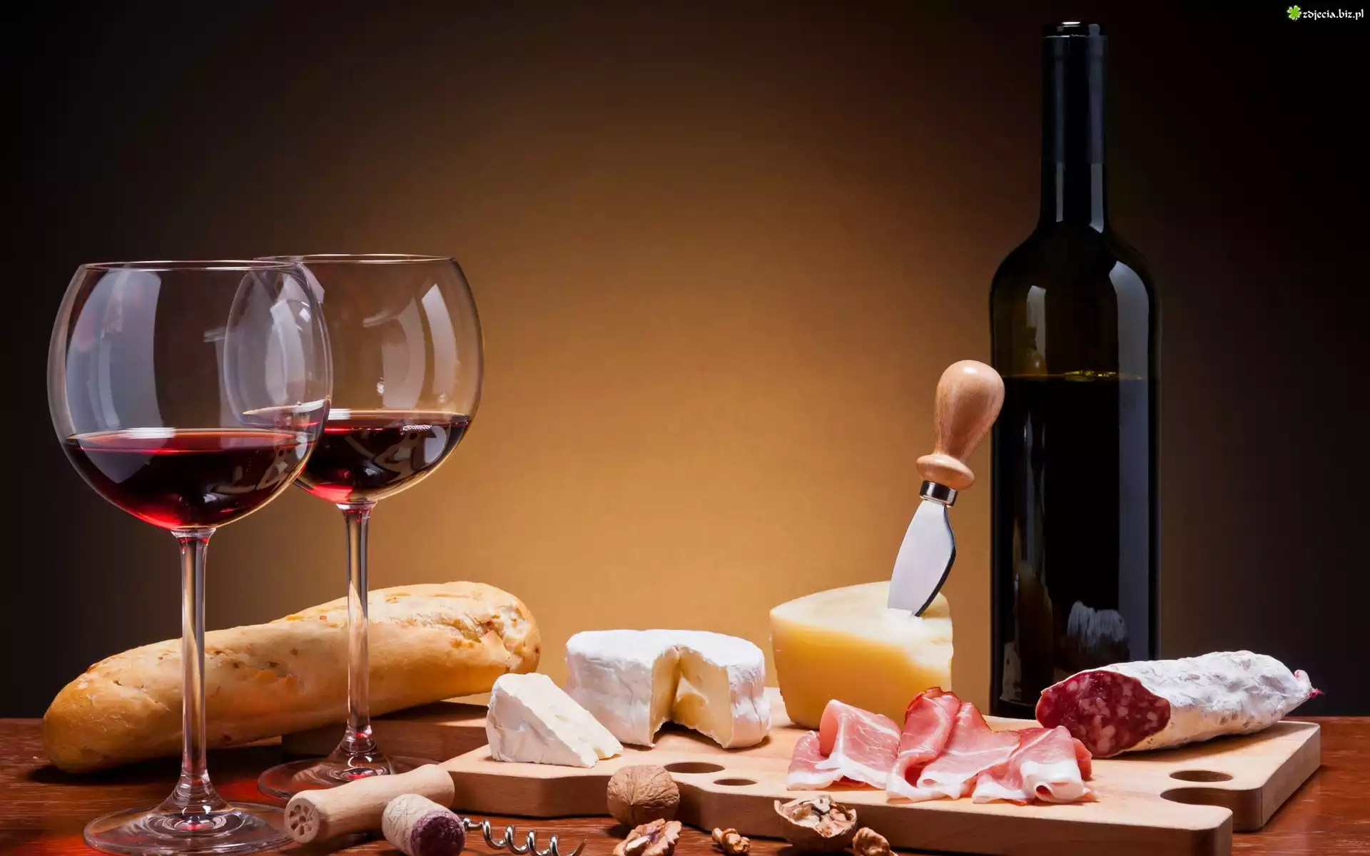 Sery, Orzechy, Wino, Kieliszki, Kompozycja