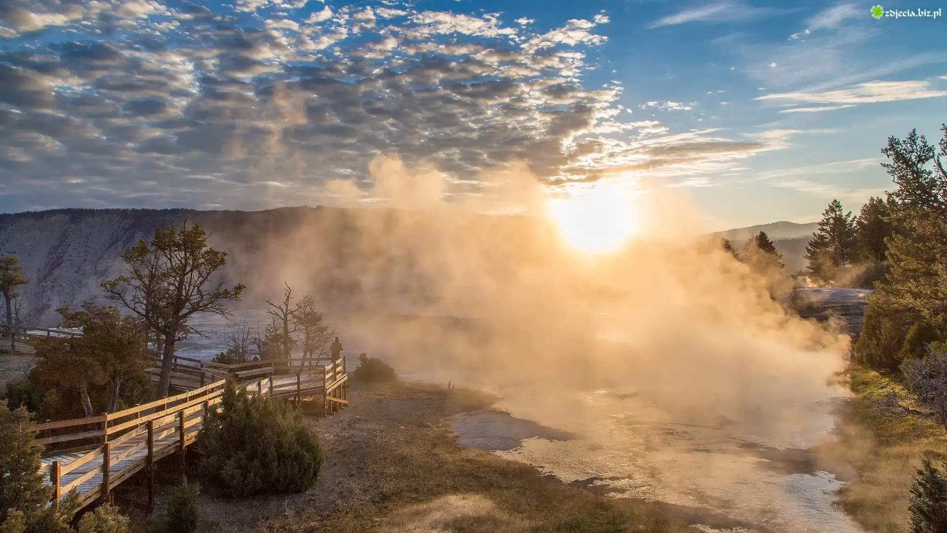 Park Narodowy Yellowstone, Wschód słońca, Pomost, Gorące, Źródła, Mammoth Hot Springs, Wyoming, Stany Zjednoczone