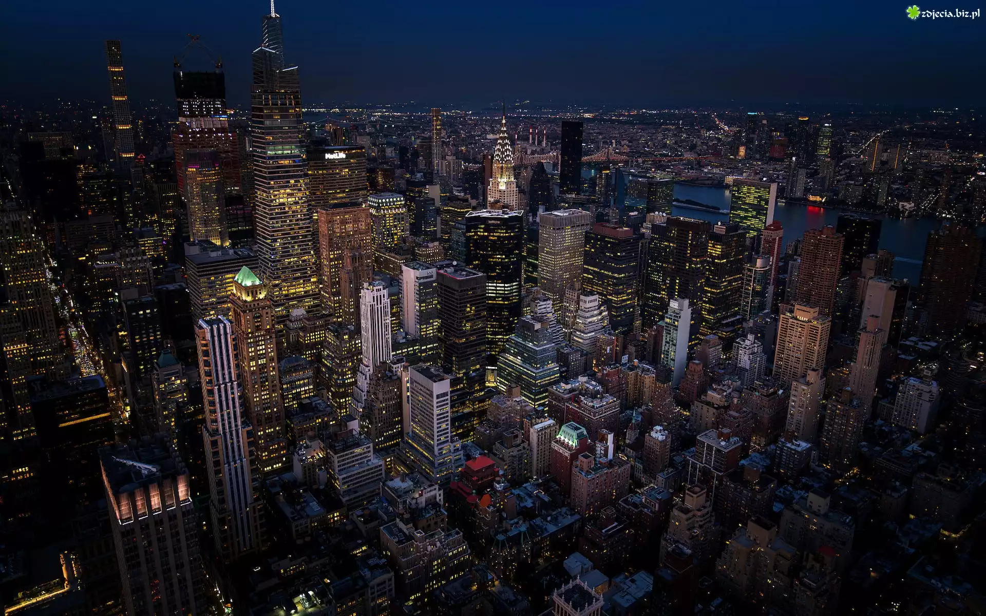 Stany Zjednoczone, Nowy Jork, Manhattan, Wieżowce, Noc, Z lotu ptaka