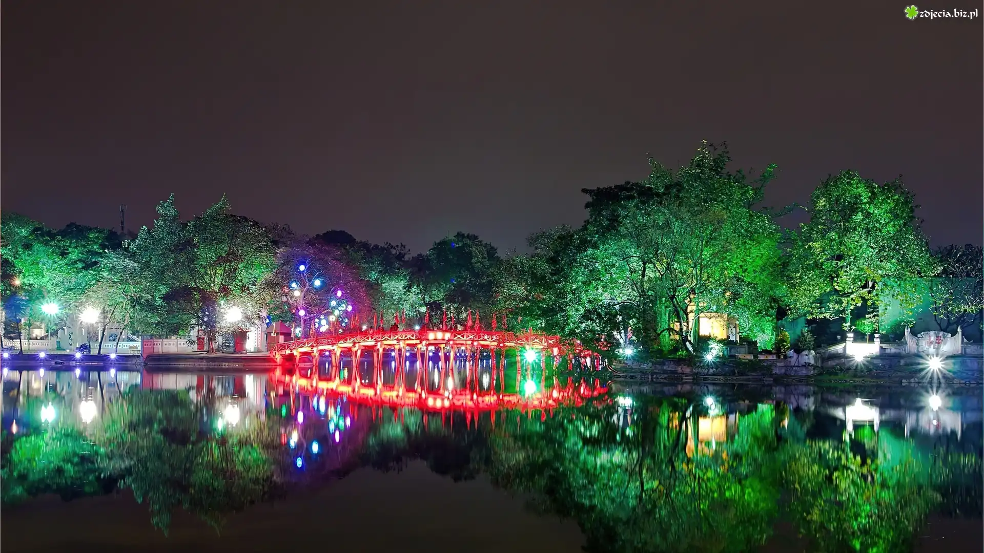 Wietnam, Hanoi, Rzeka, Mostek, Drzewa, Noc