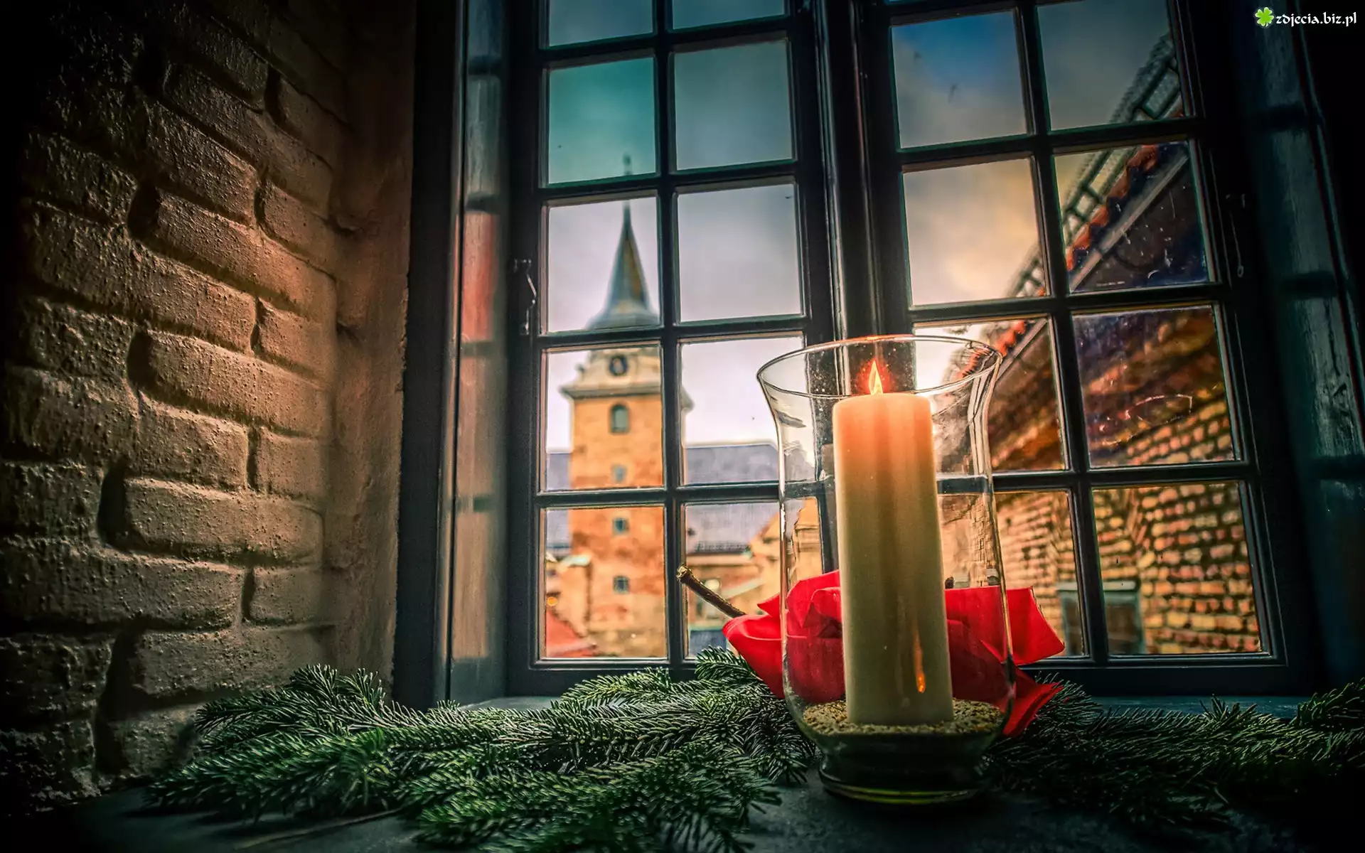 Wieża, Okno, Świeca, Płomień, Gałązki, Świerka