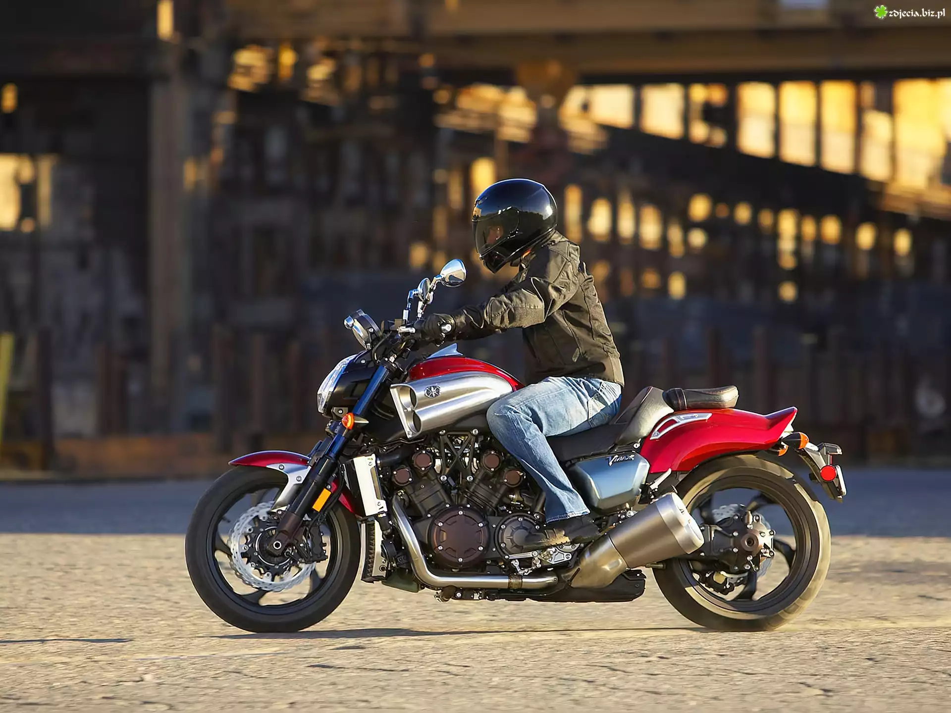 Yamaha V-Max, Power, Bike