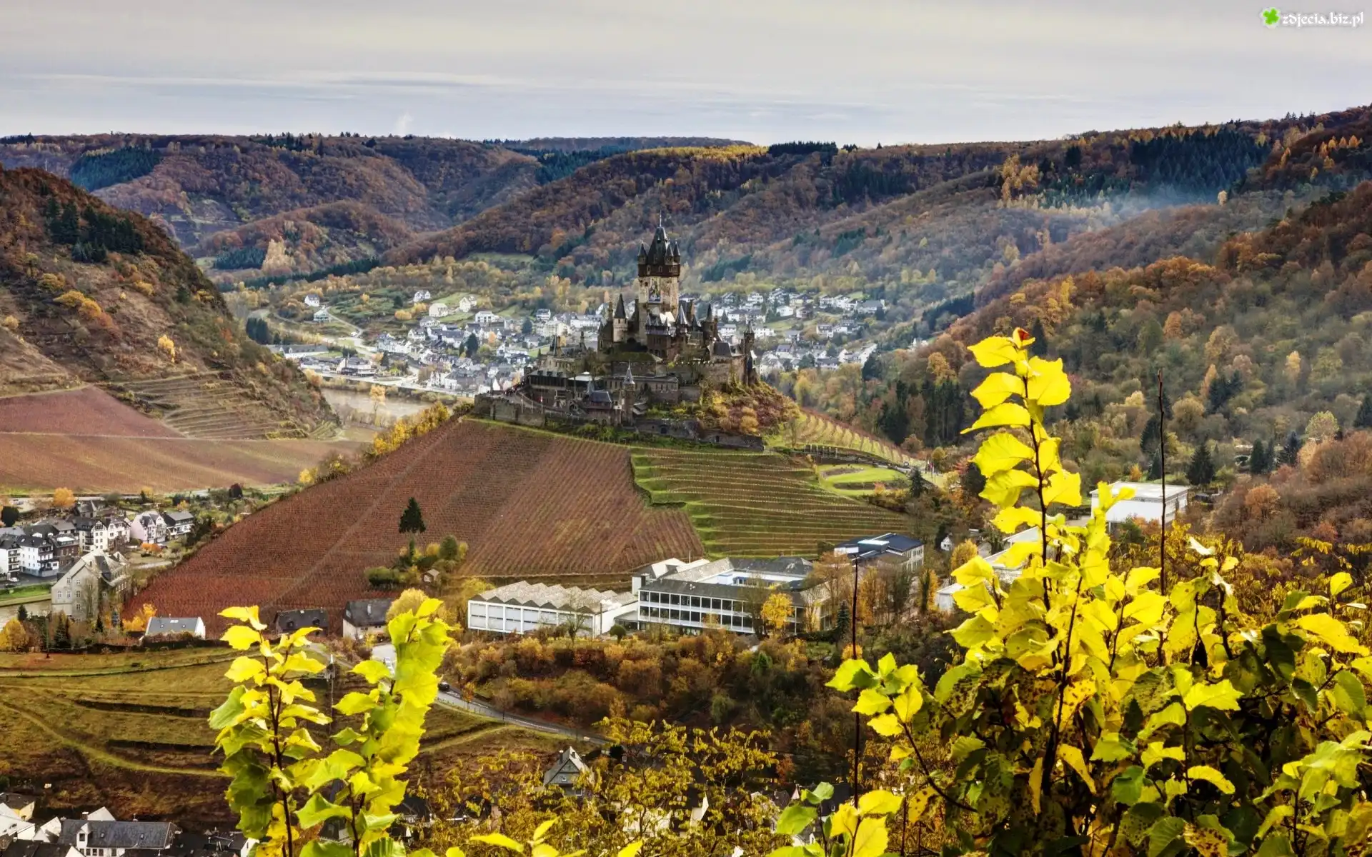 Zamek Reichsburg, Miasto Cochem, Niemcy, Wzgórze