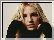 Britney Spears, Buzia, Czarny Golf