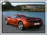 McLaren MP4-12C, Alufelgi, Zderzak